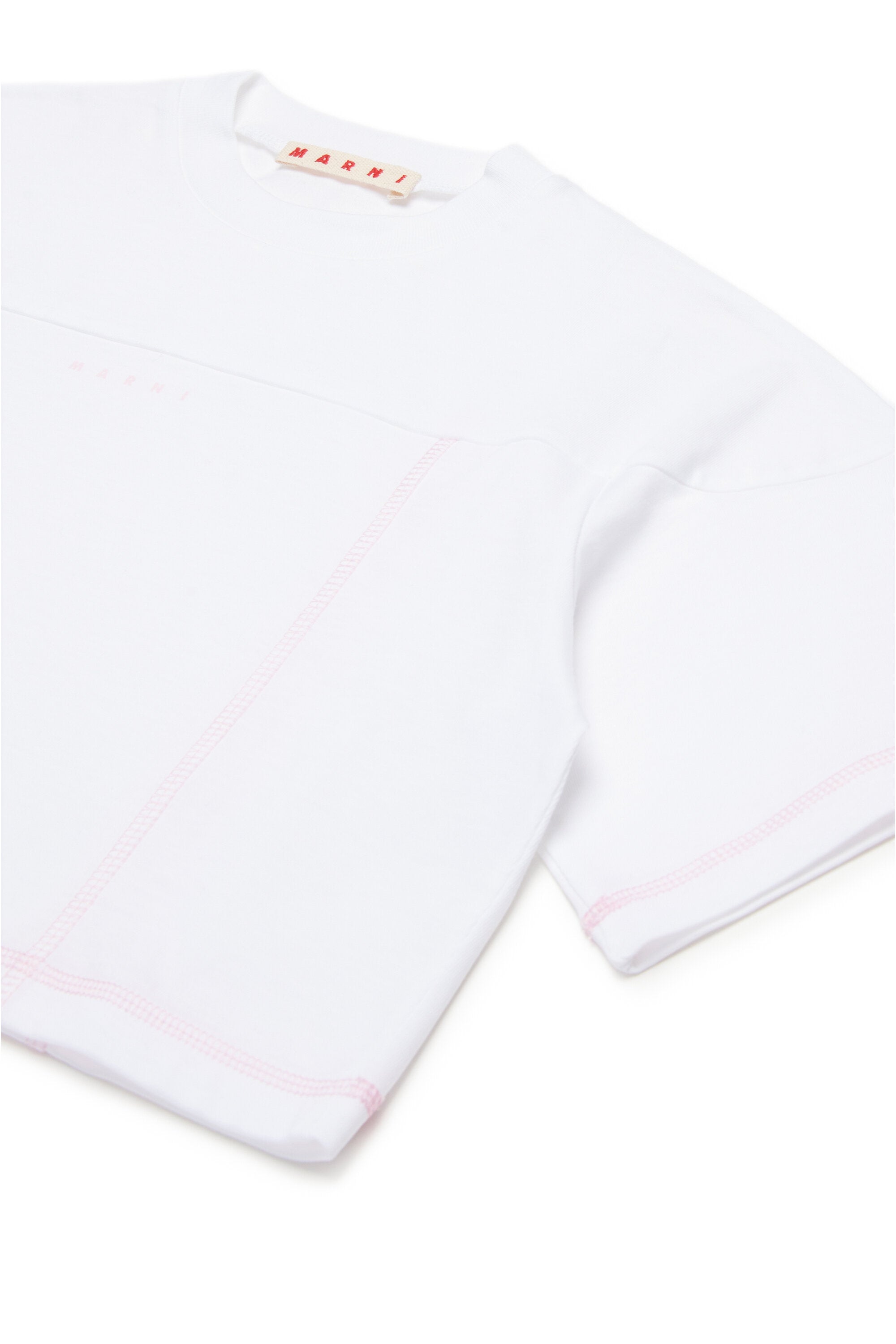 Camiseta corta con marca