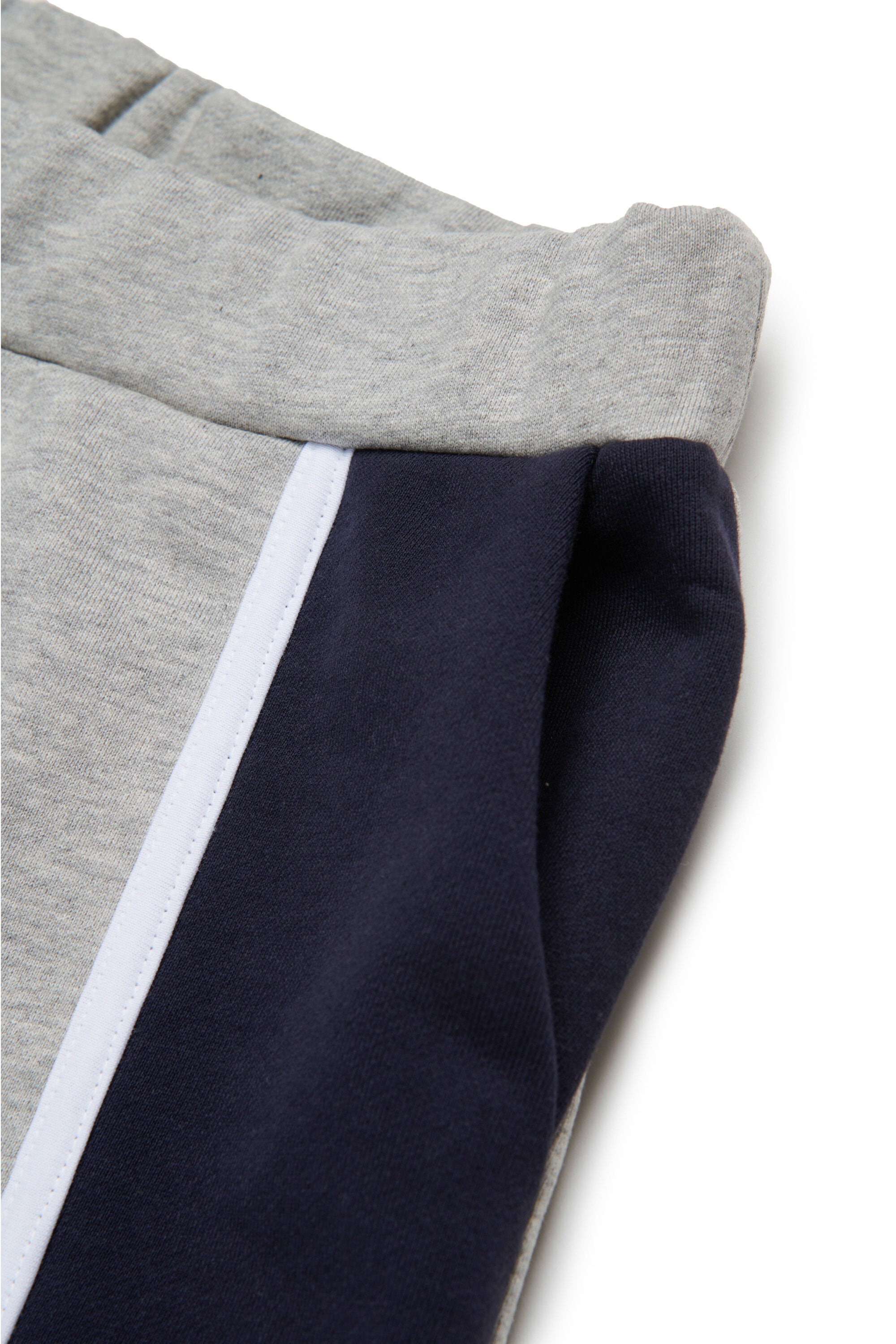 Fleece shorts with colorblock details