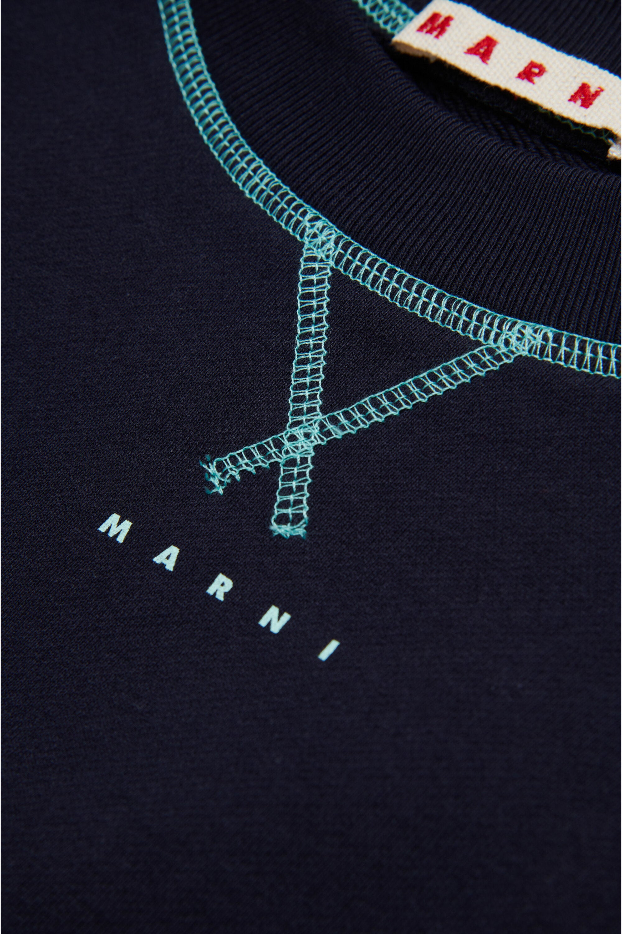 Sudadera de cuello redondo con costuras en contraste