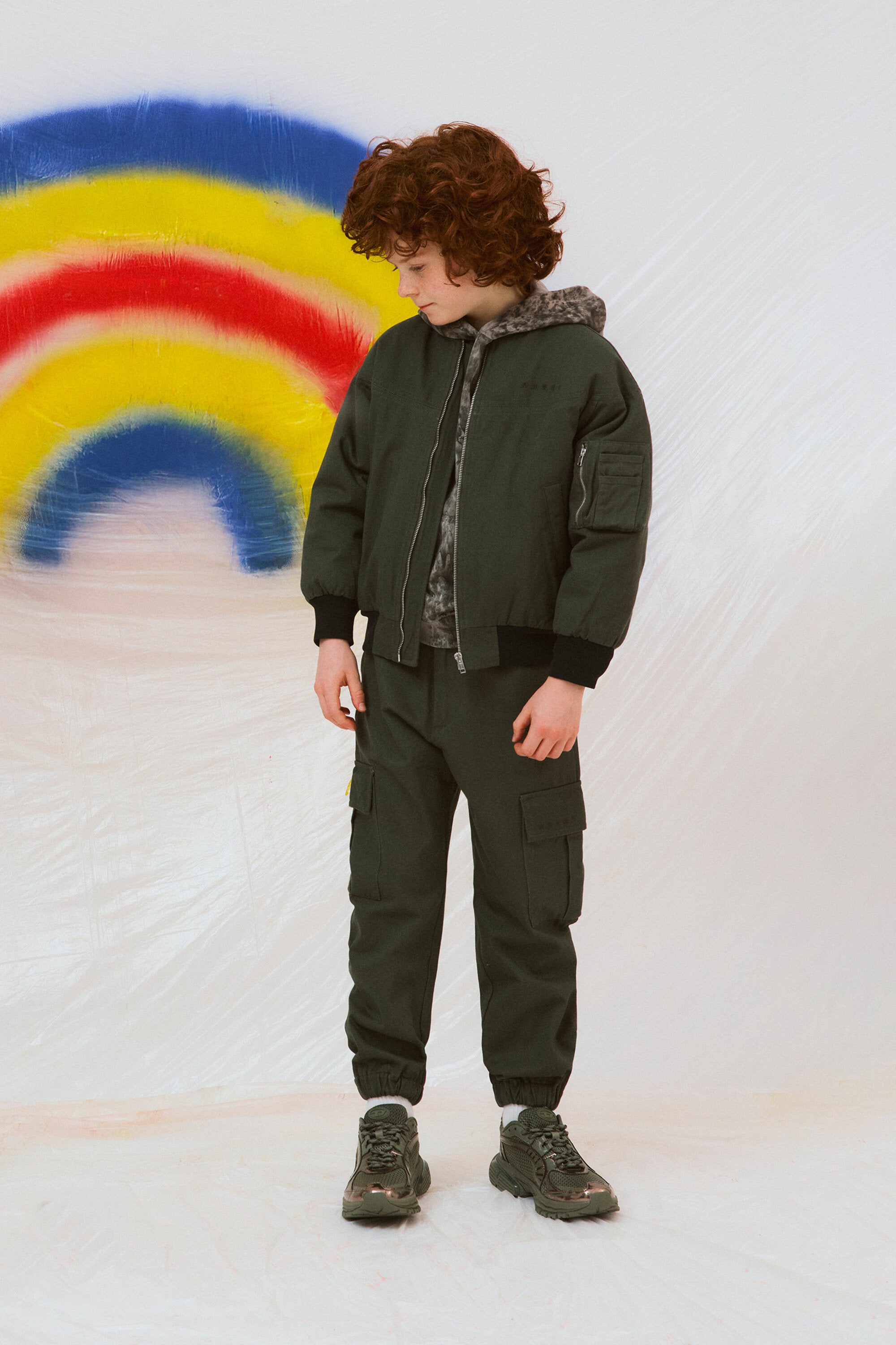 Cazadora bomber de gabardina con logotipo