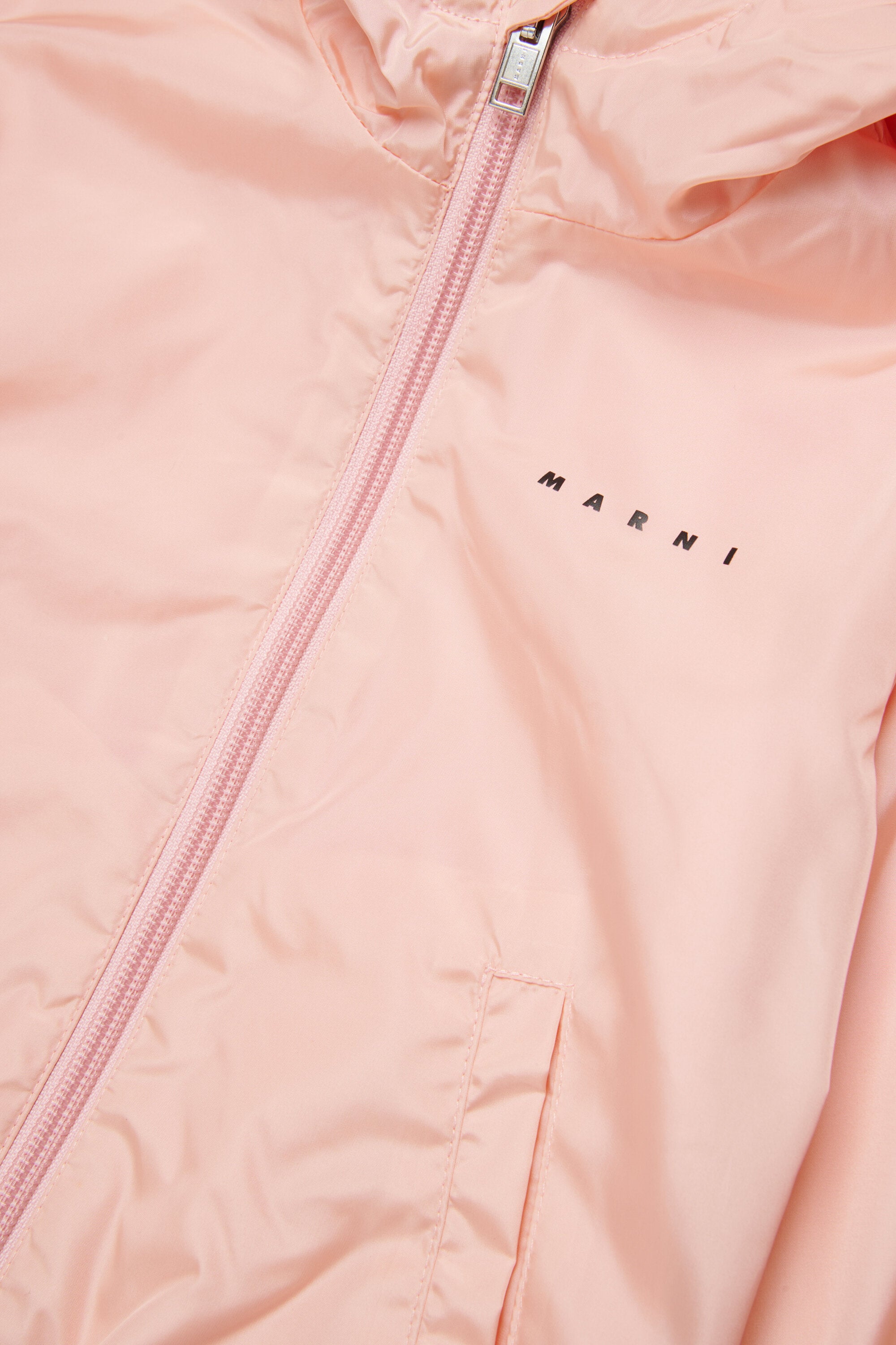 Cazadora con logo estampado