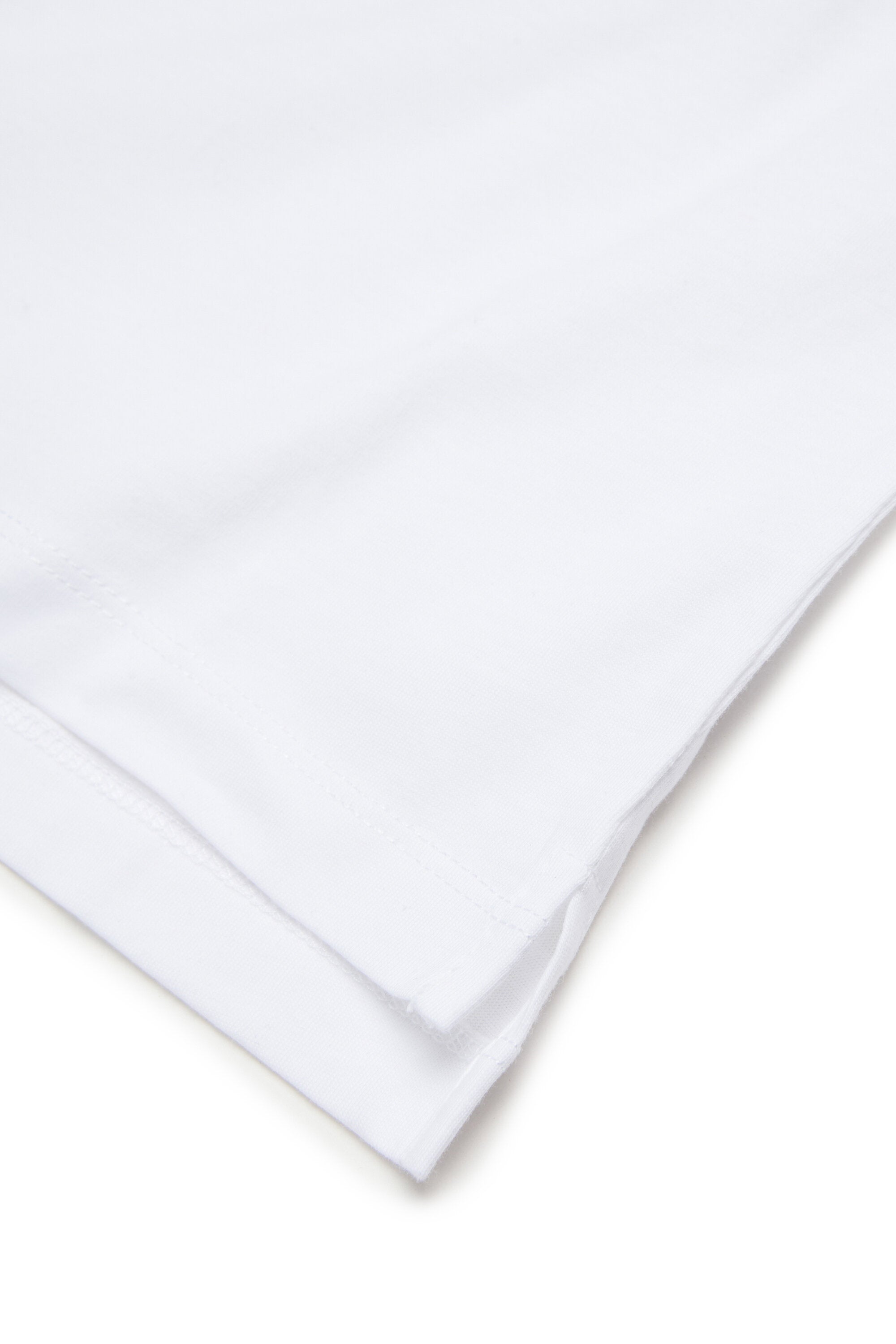 Polo shirt with logo on the chest