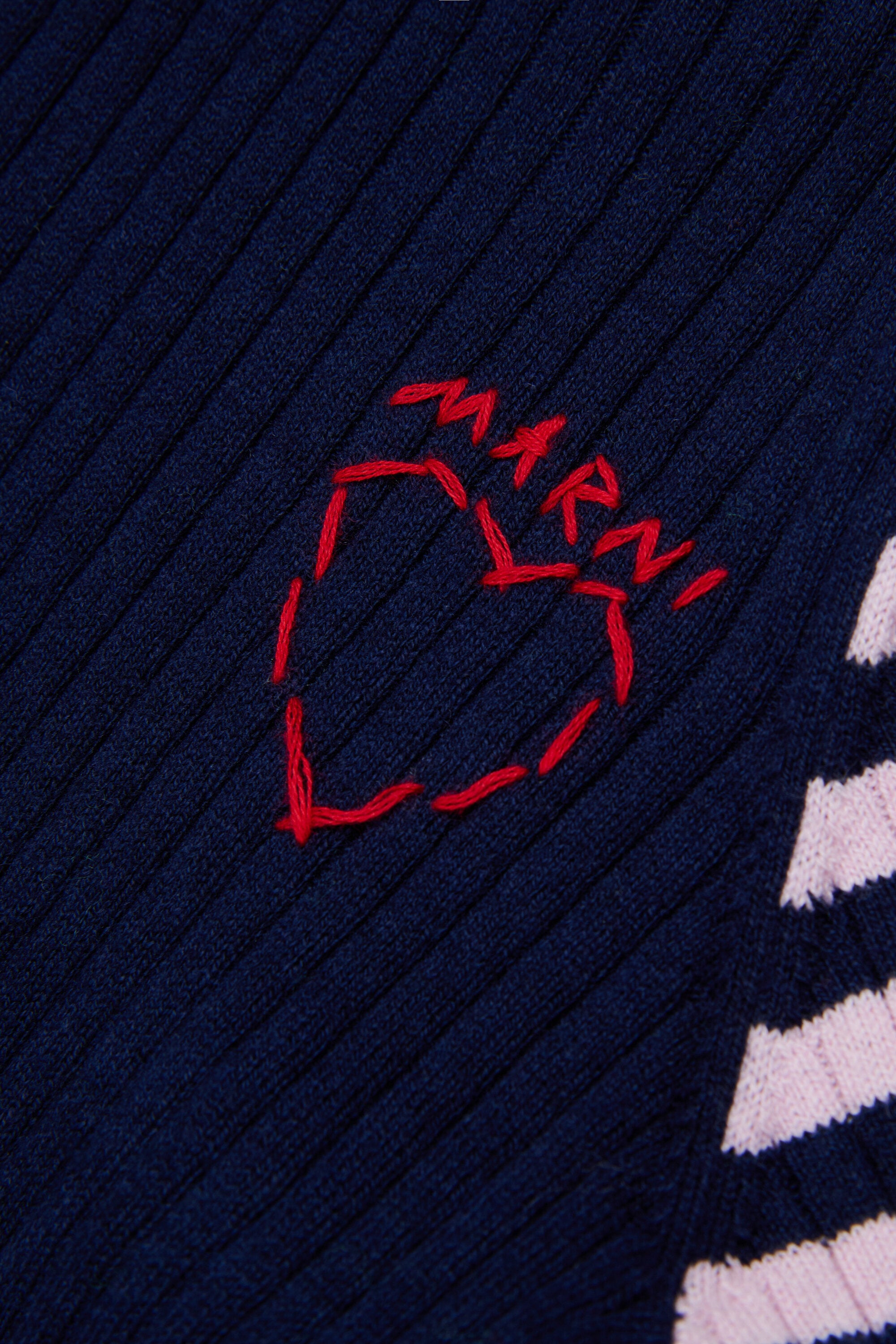 Jersey de canalé con motivo de corazón