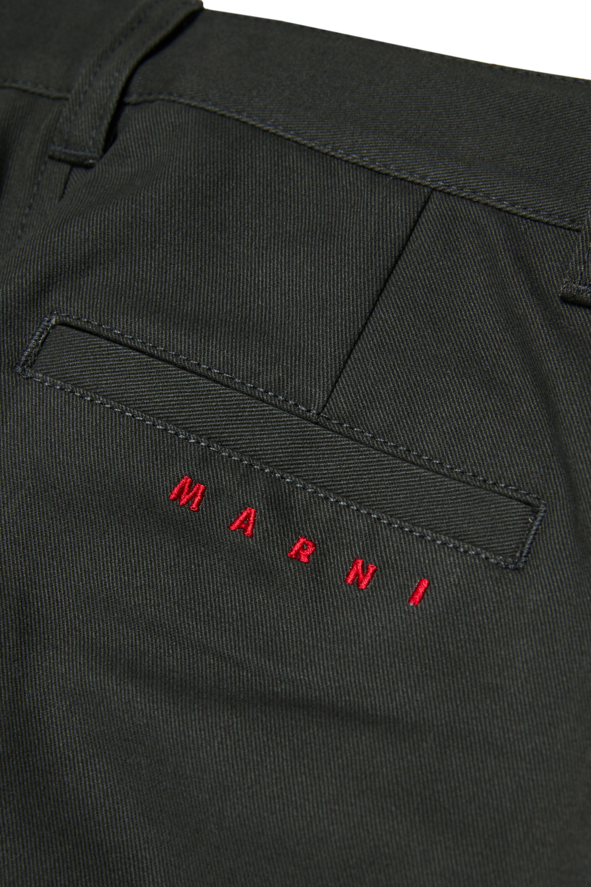 Pantalones chinos con logo