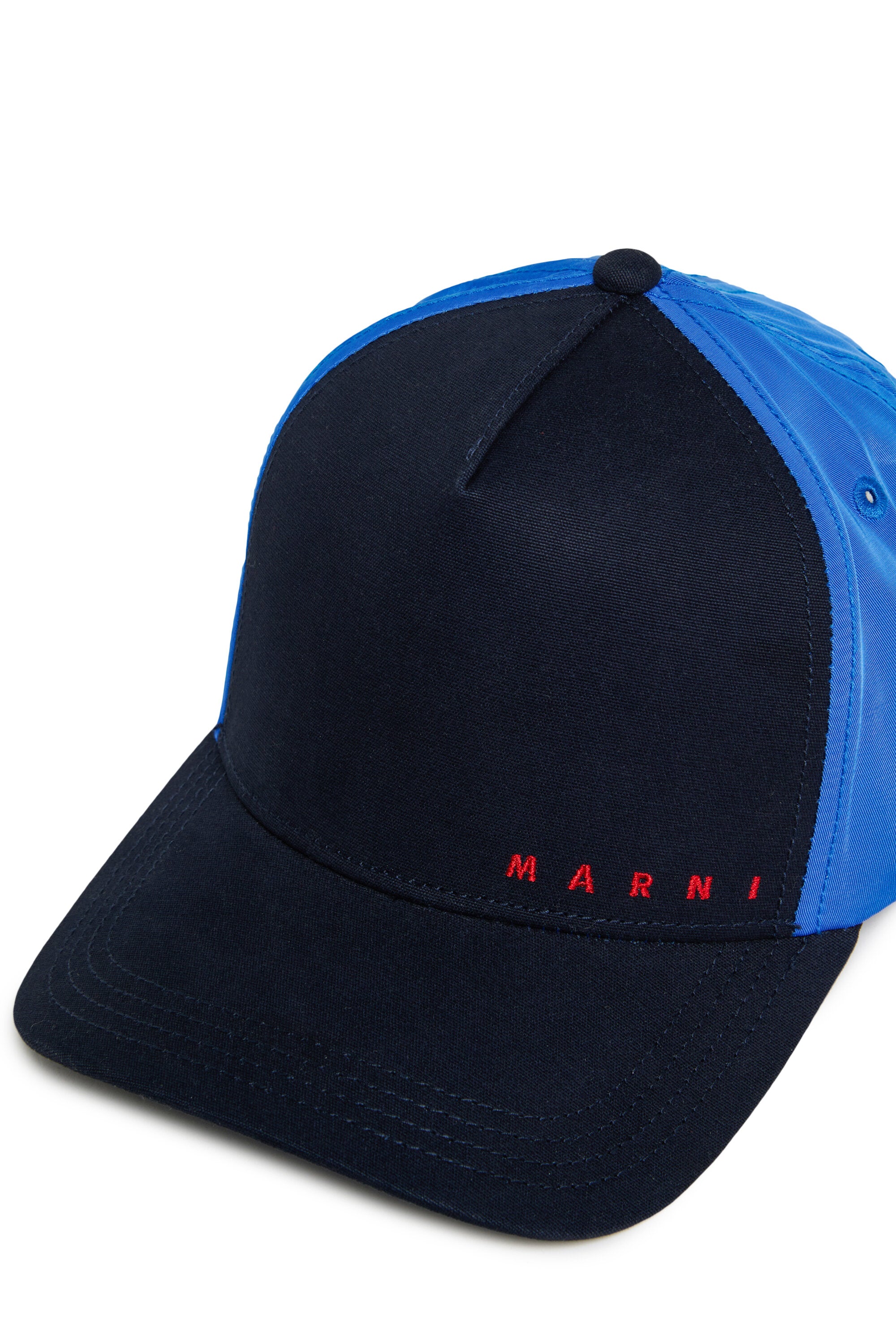 Baseball cap with logo