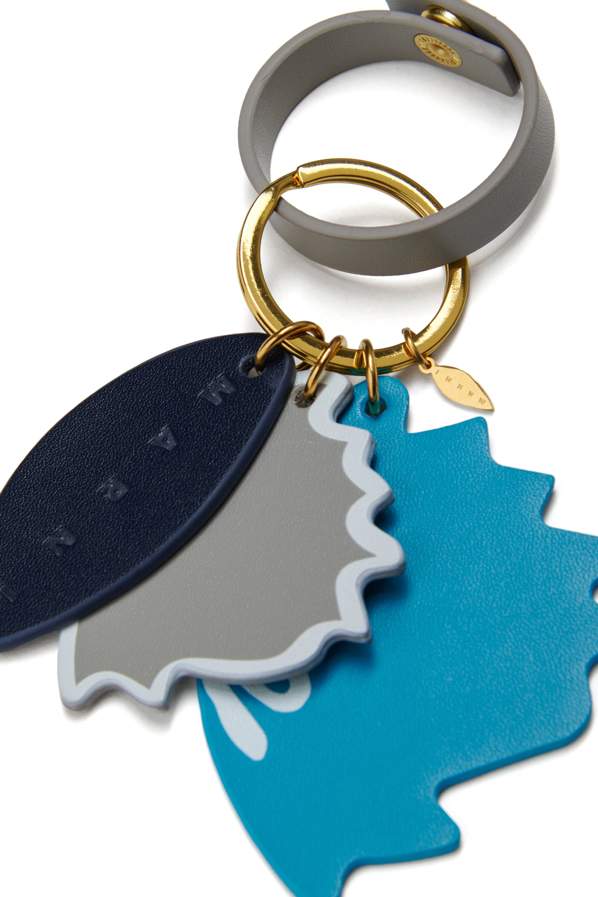 Charm con colgantes decorativos