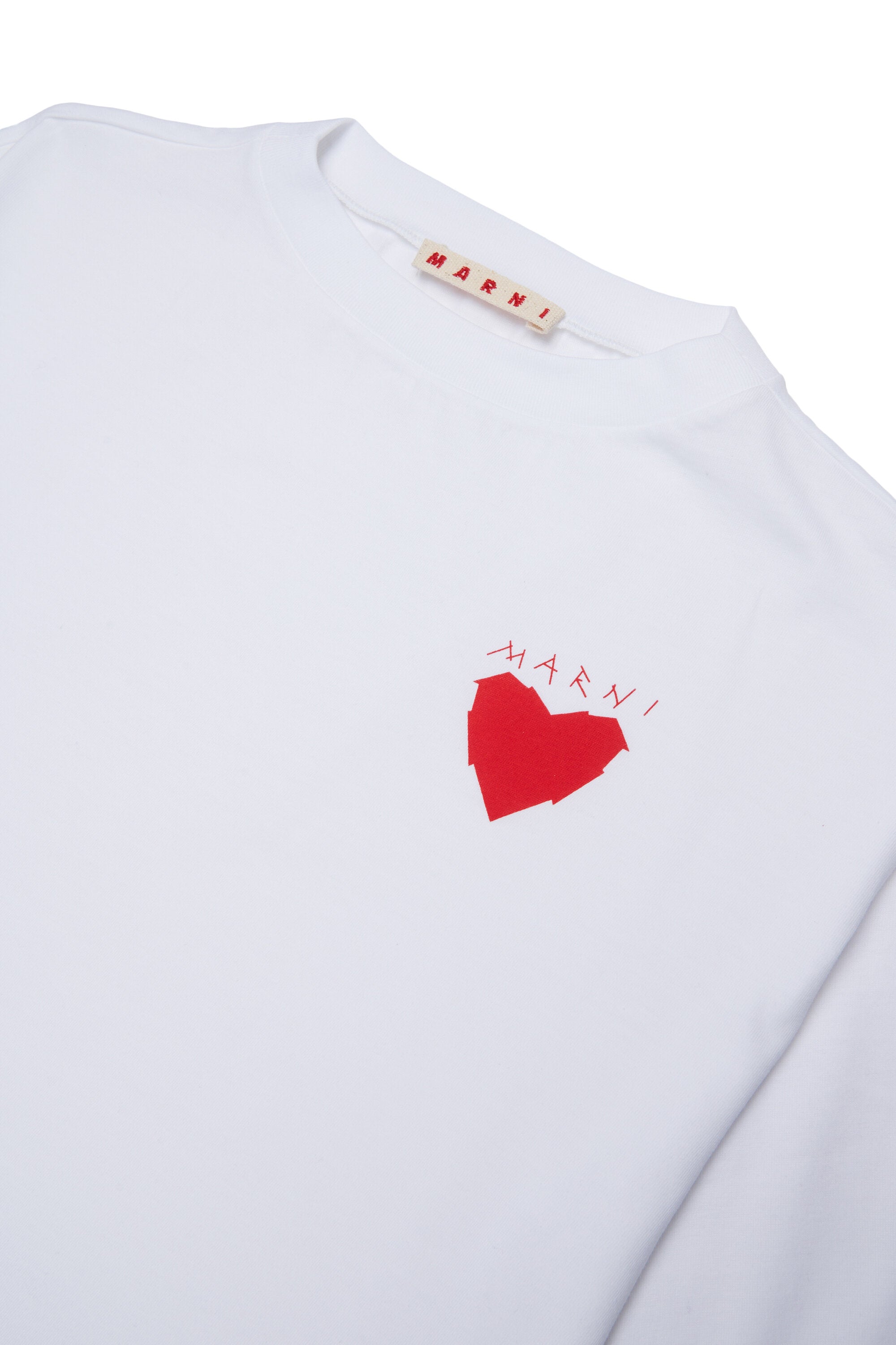 Camiseta con corazón estampado
