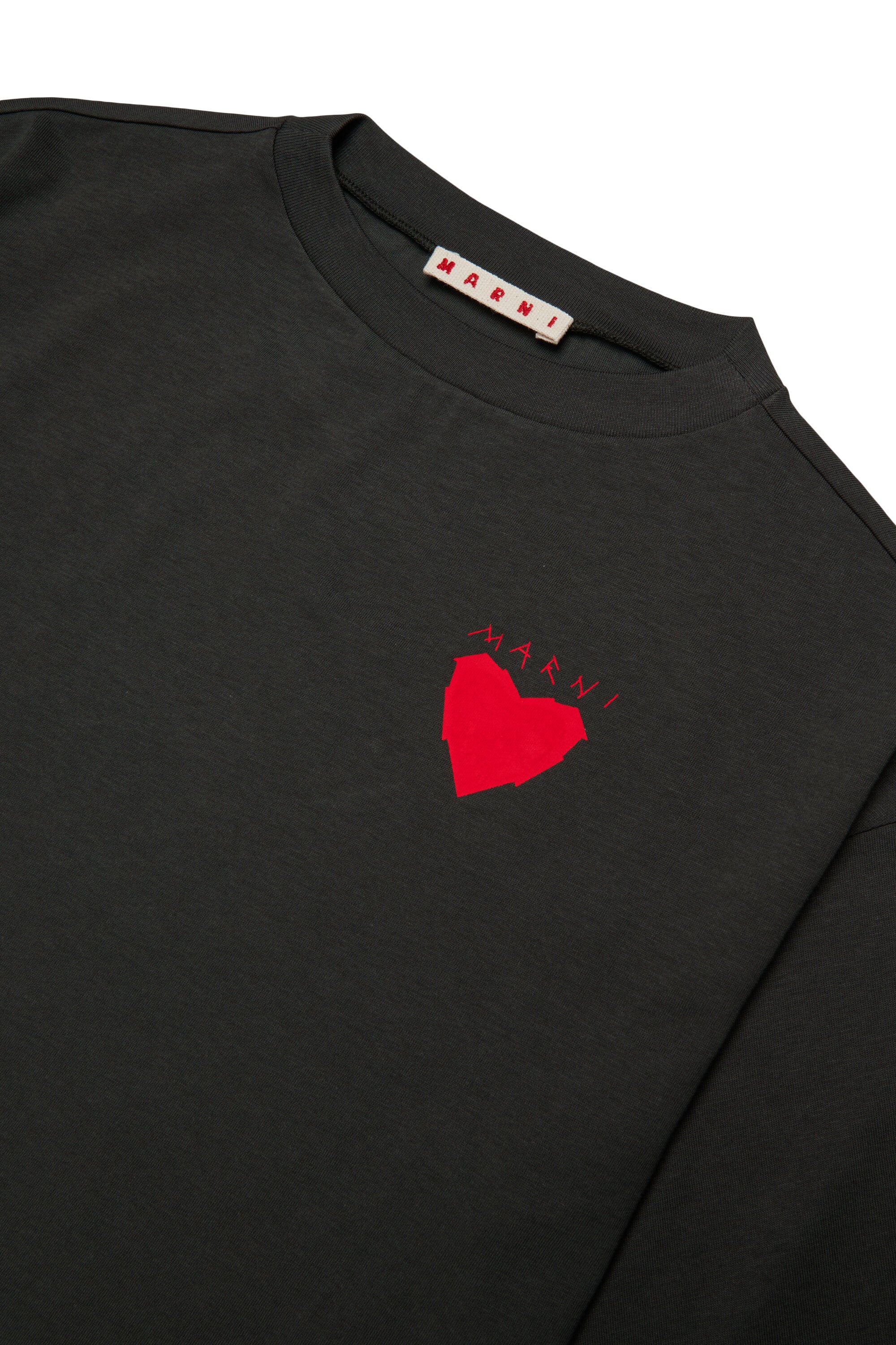 Camiseta con corazón estampado