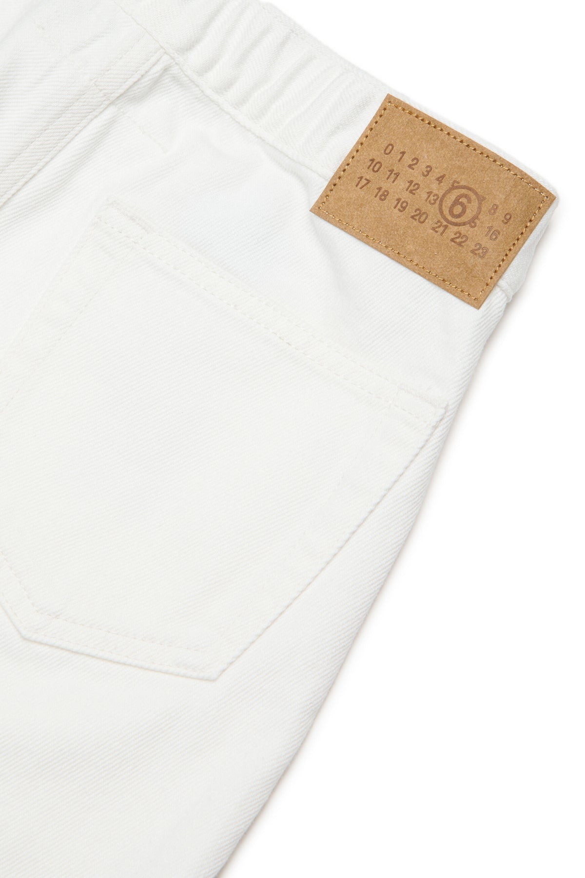 Jeans regular blancos de cinco bolsillos