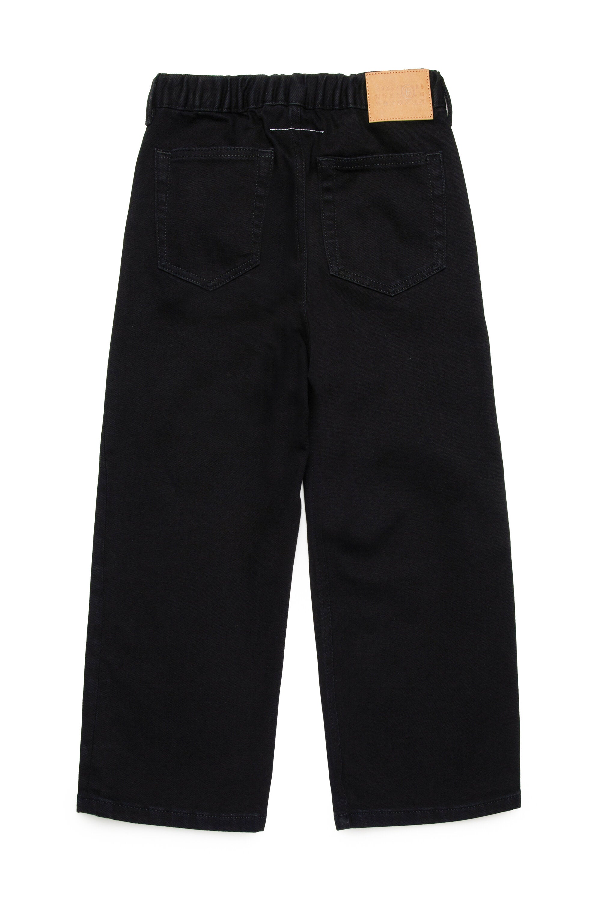 Vaqueros negros con marca