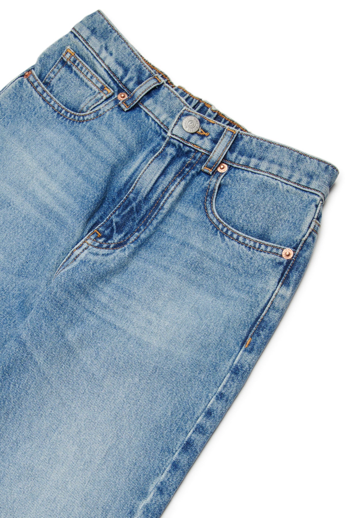 Regular jeans in light blue wash