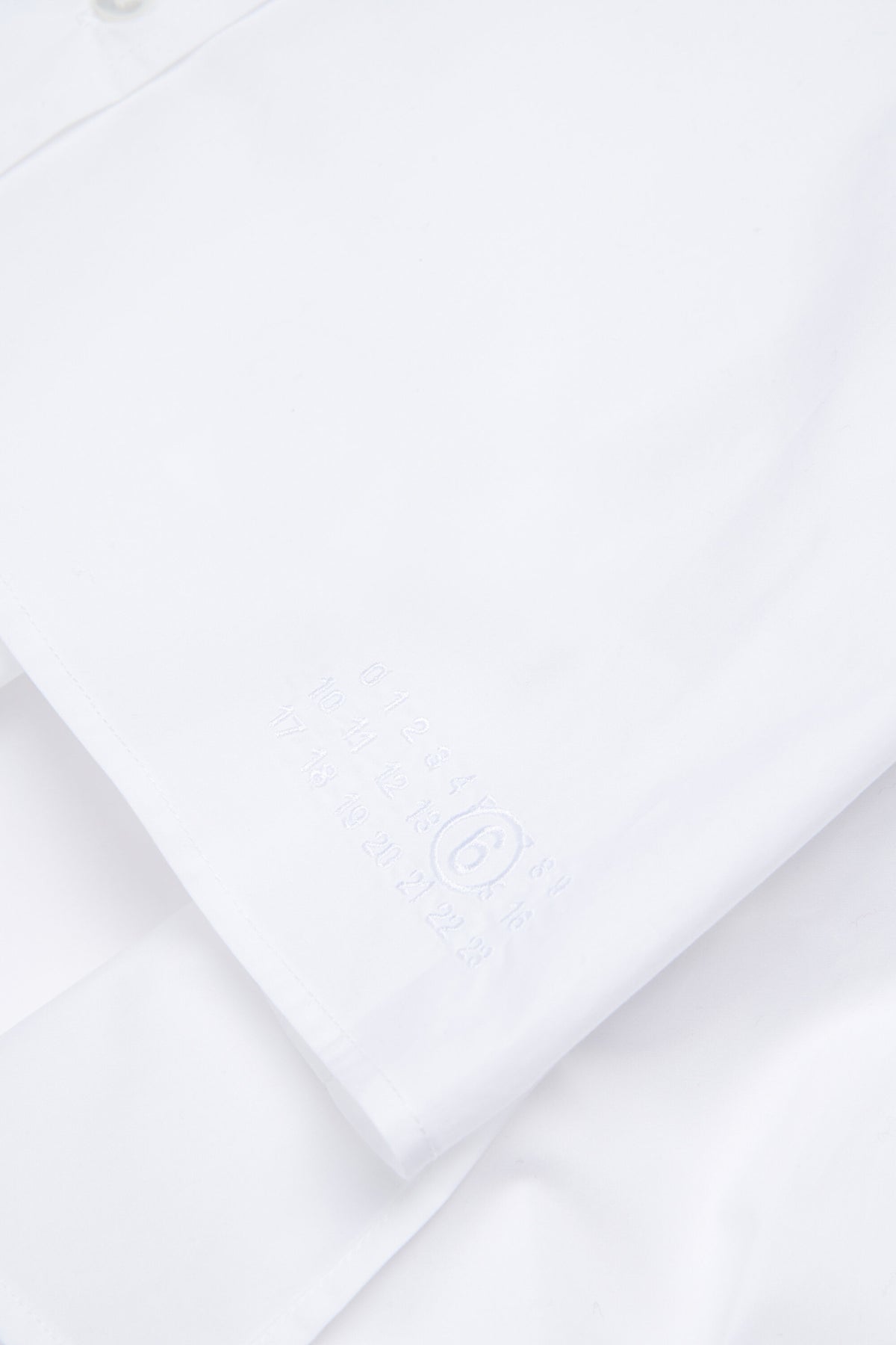 Cropped poplin shirt with pleated back