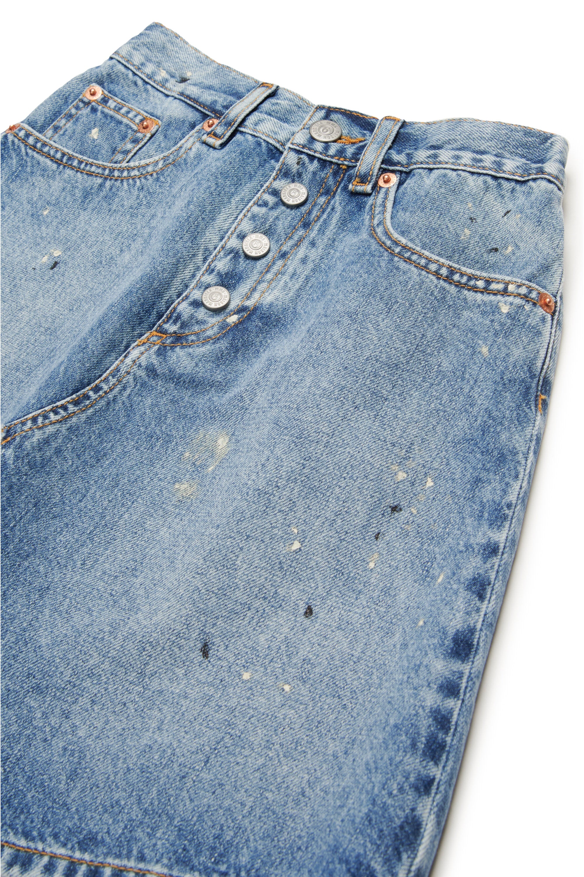 Falda vaquera en tonos azules con lunares de color