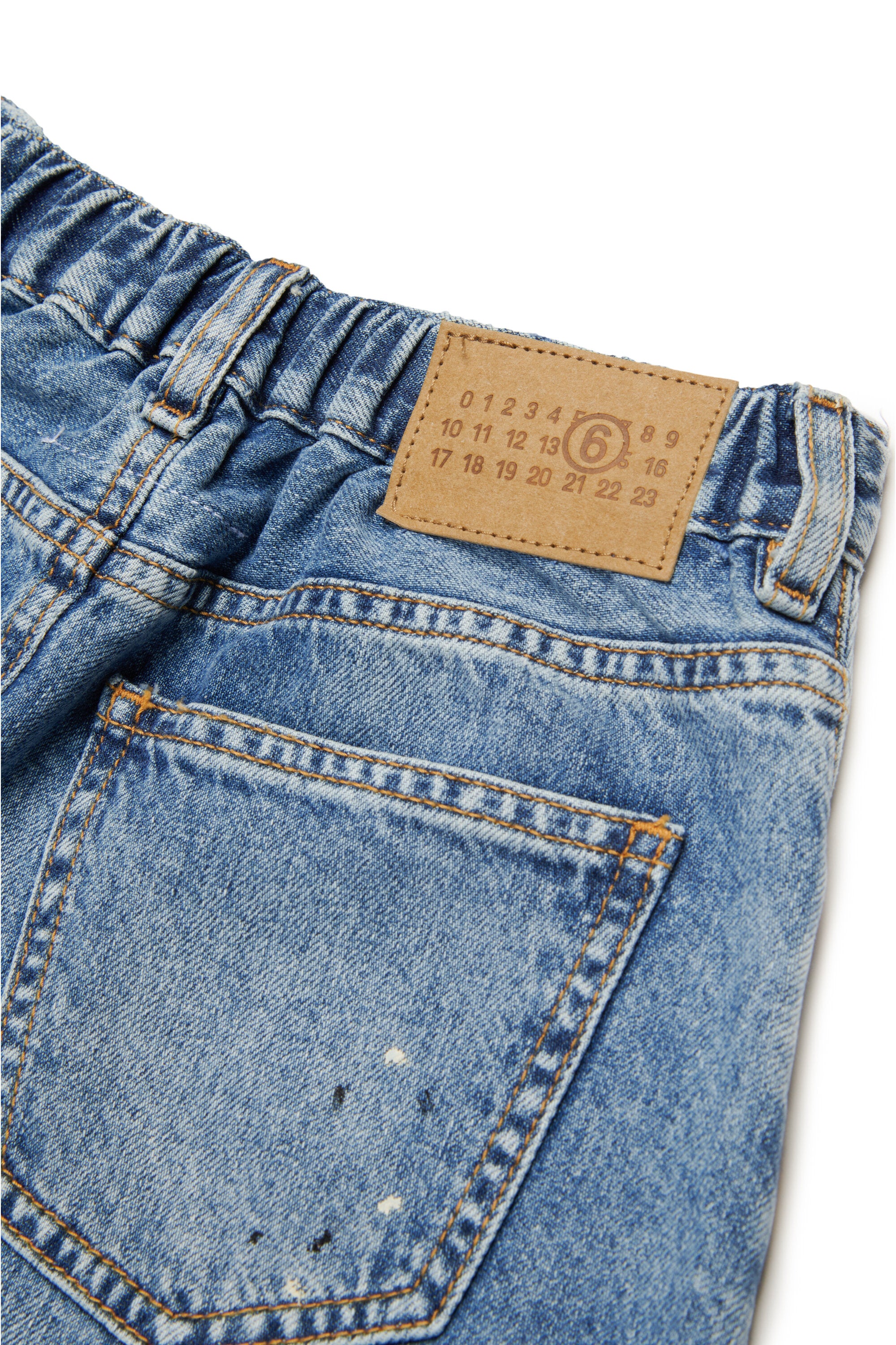 Falda vaquera en tonos azules con lunares de color