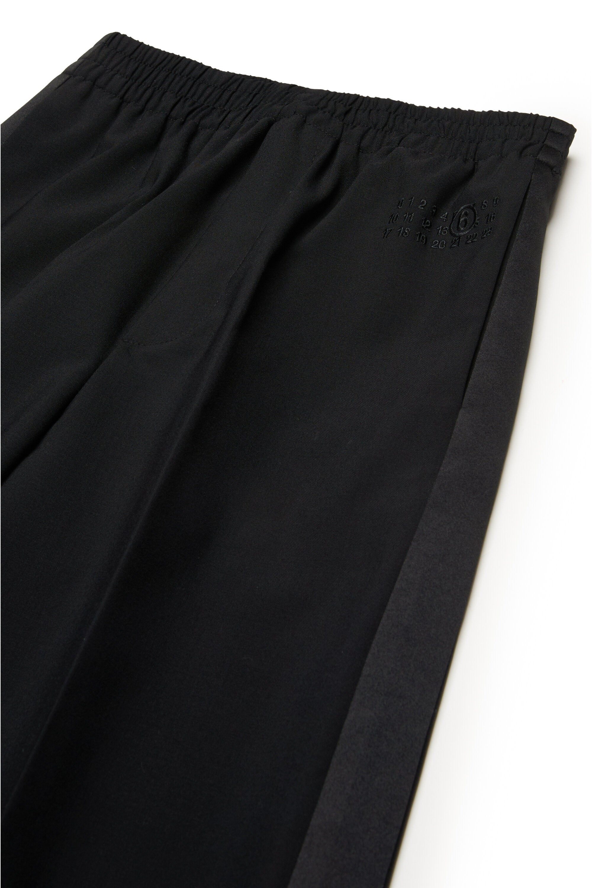 Pantalones formales de lana fría