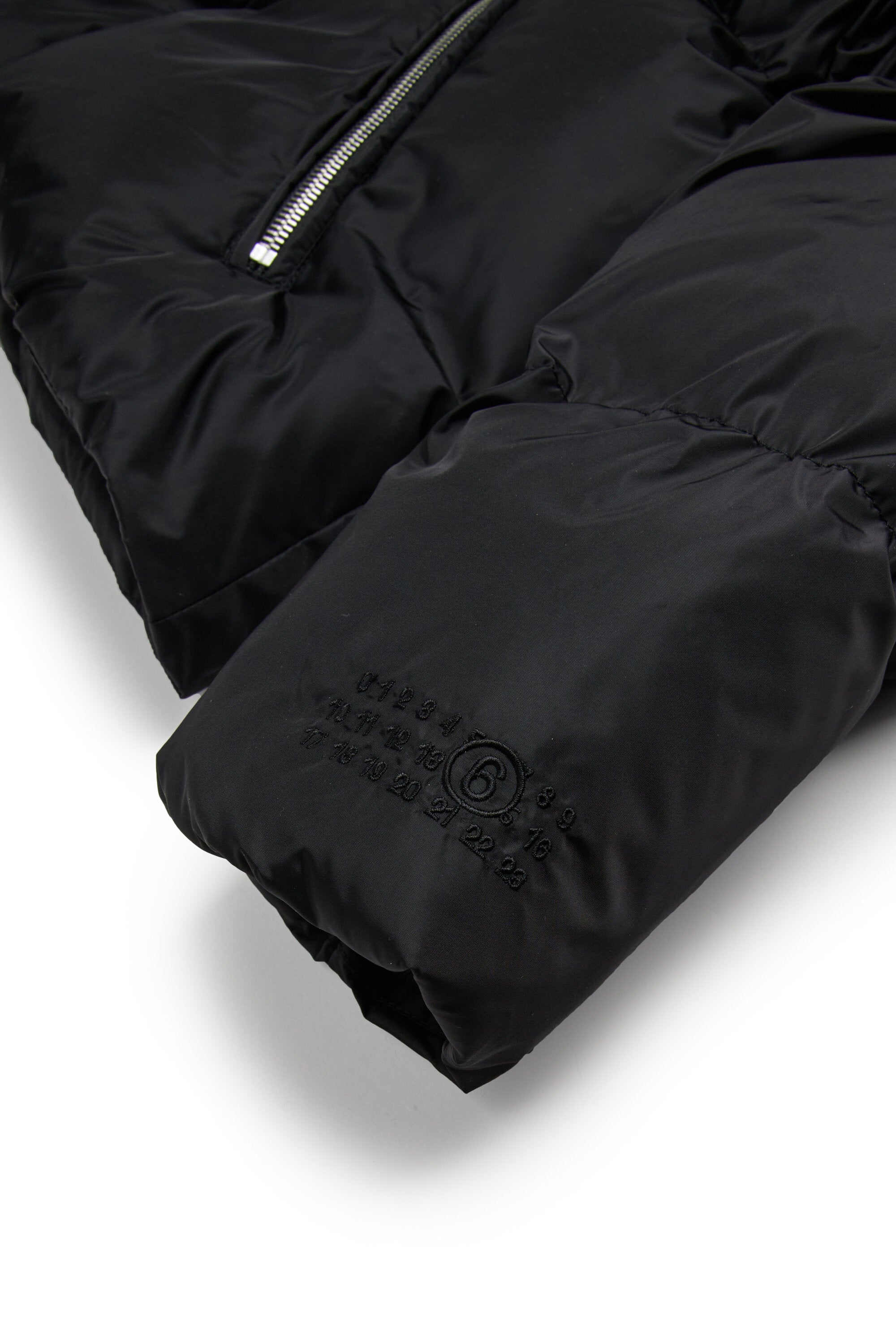 Short padded jacket with zip