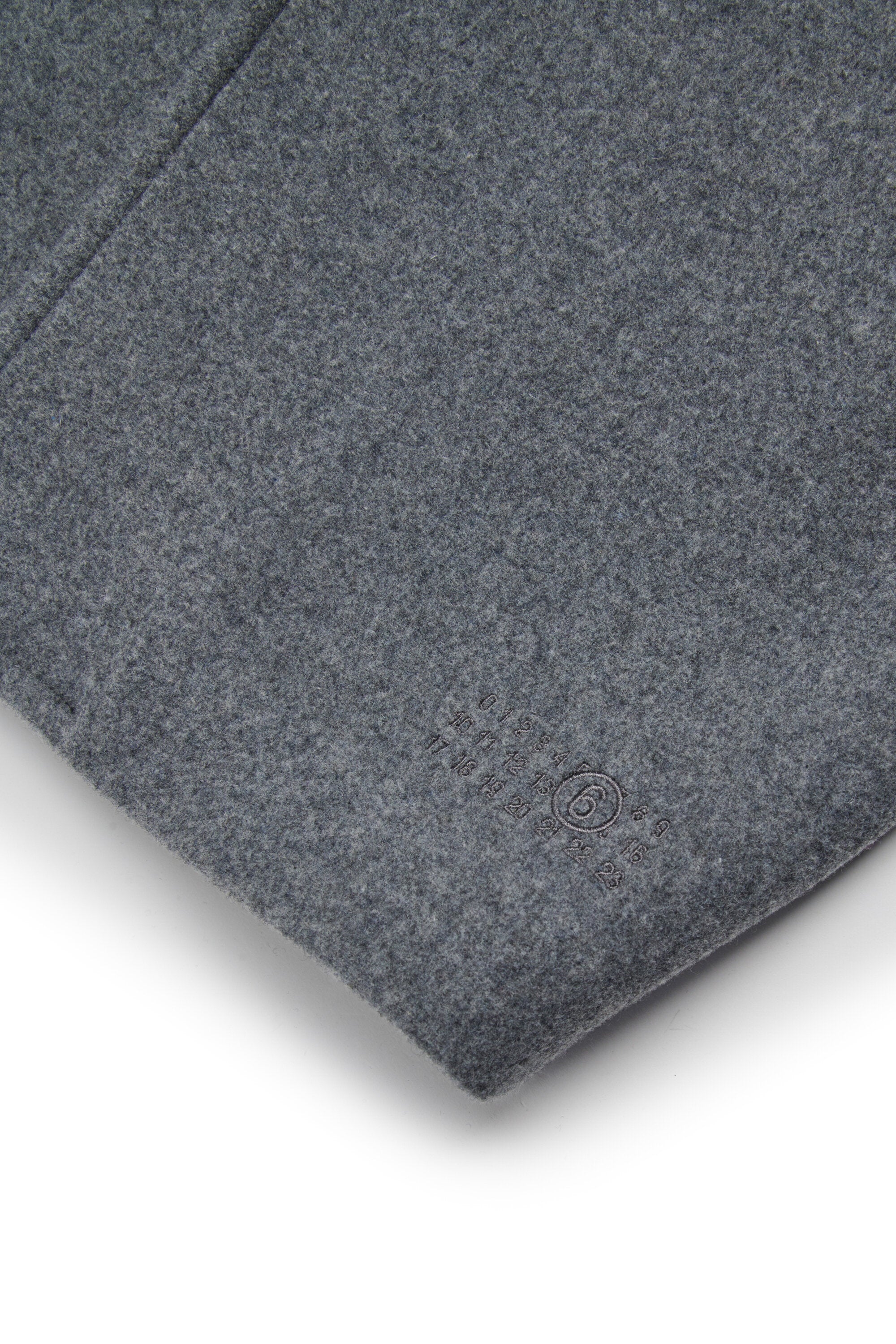 Abrigo en forma de huevo con forro interior