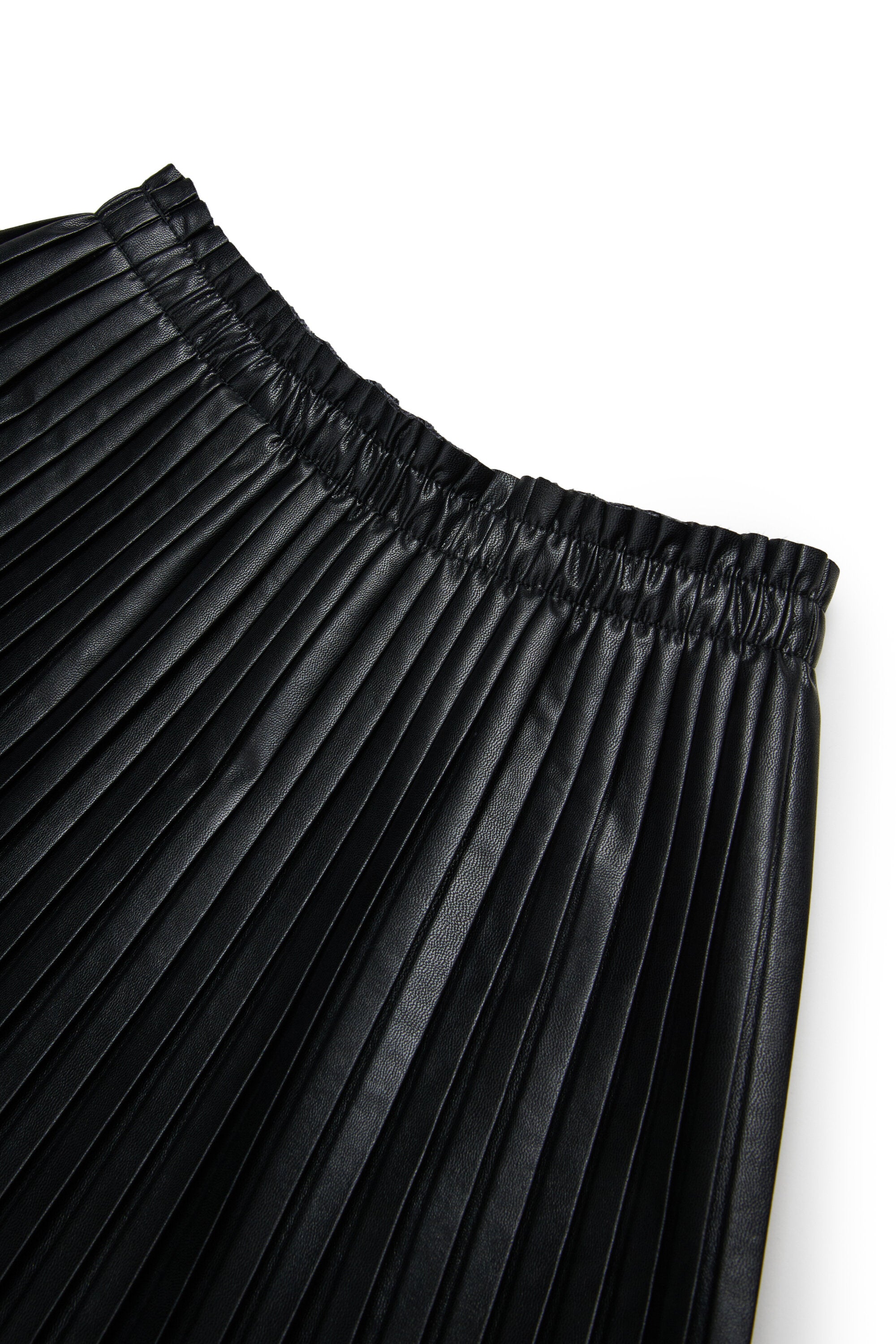 Falda corta de tejido recubierto