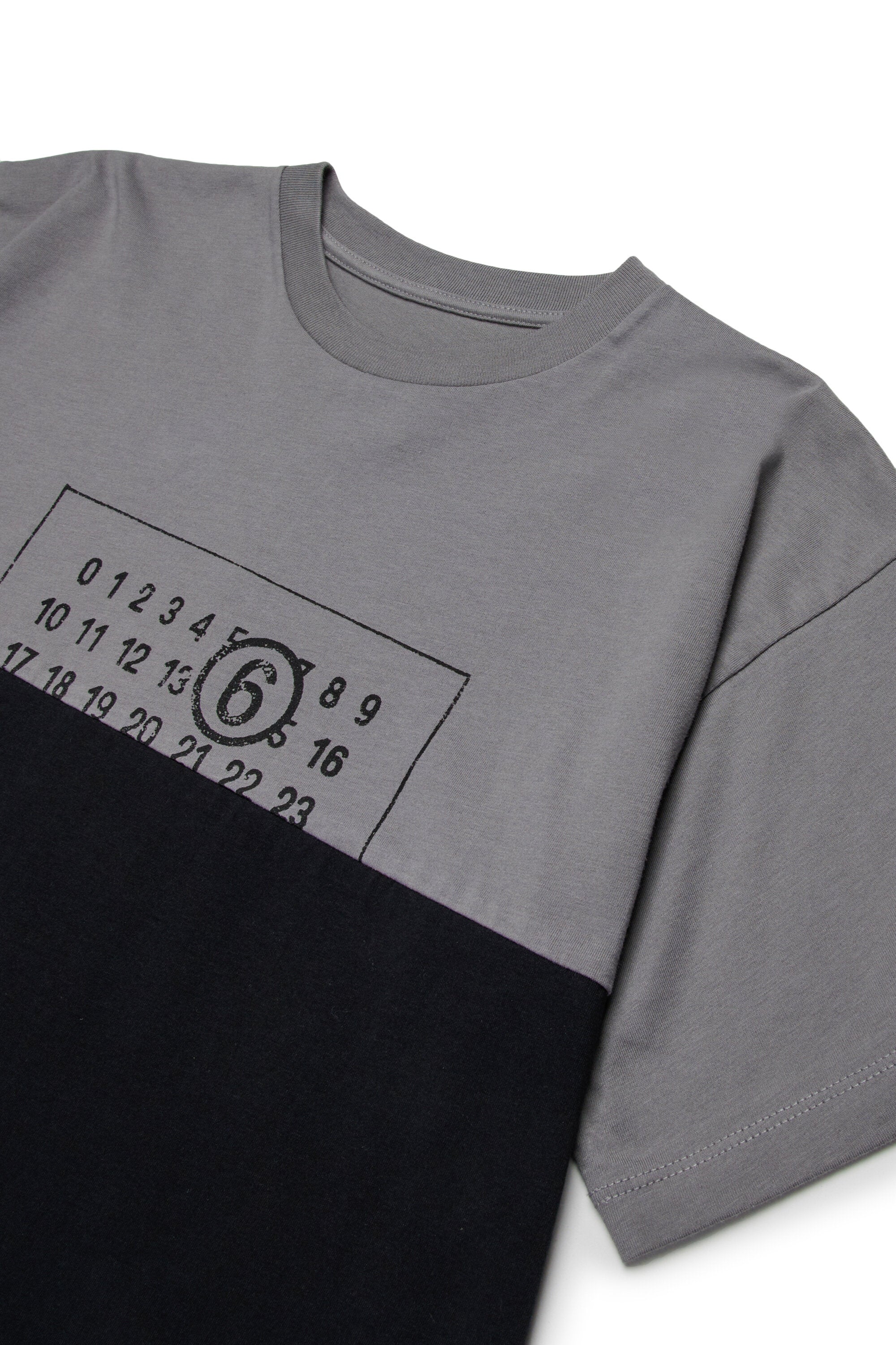 Two-color re-cut jersey T-shirt