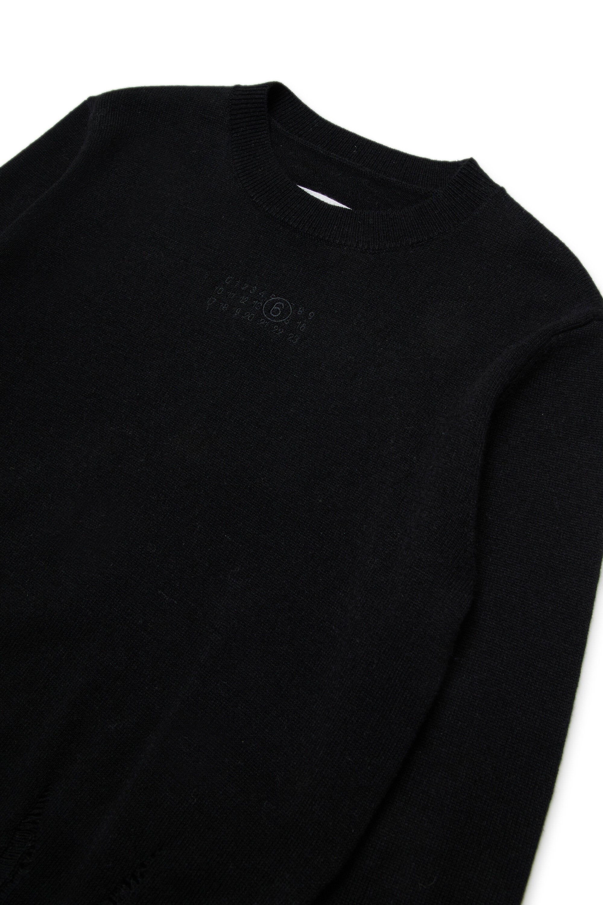 Wool-blend pullover with breaks