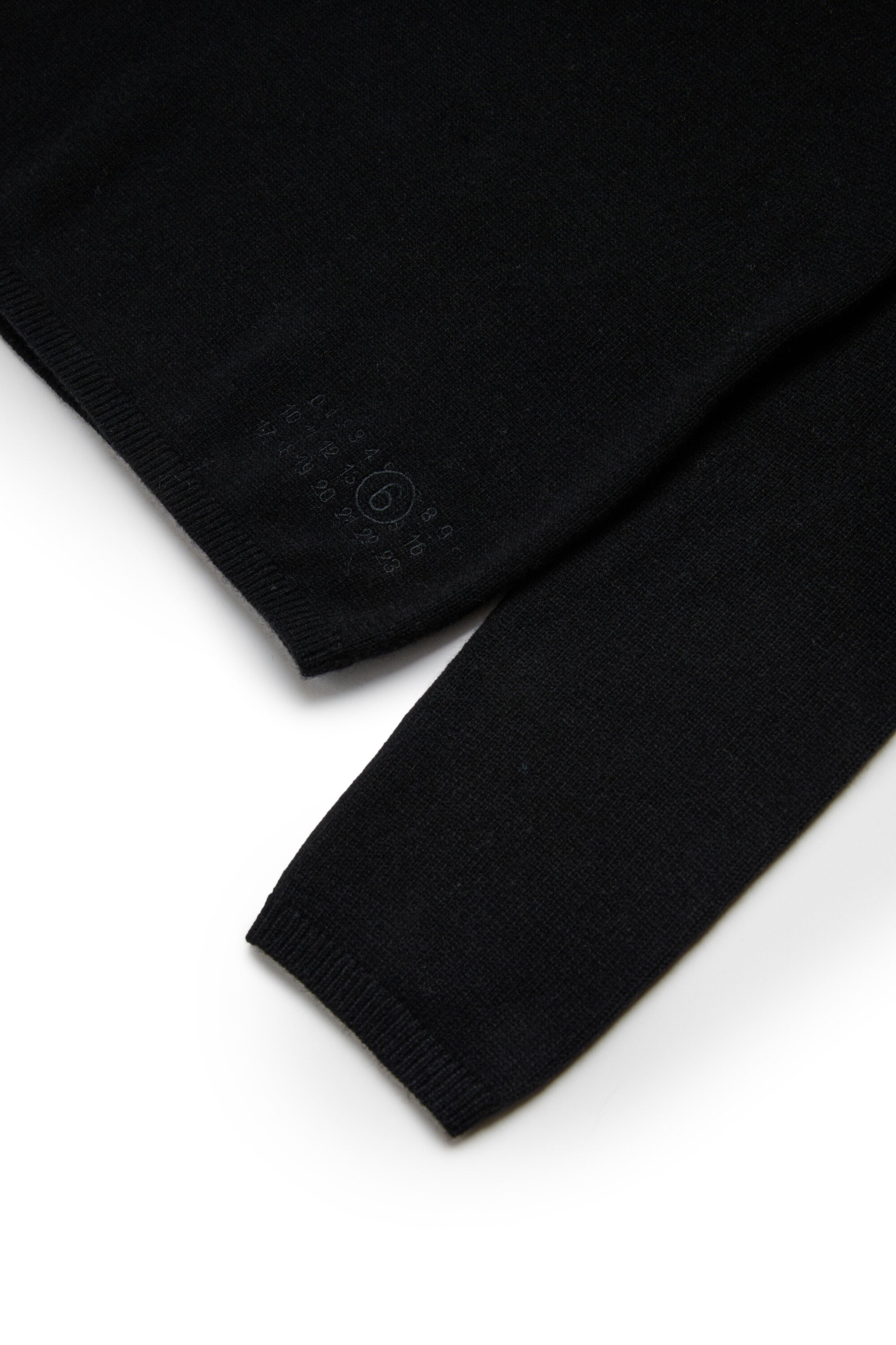 Jersey ligero de cuello alto en mezcla de lana