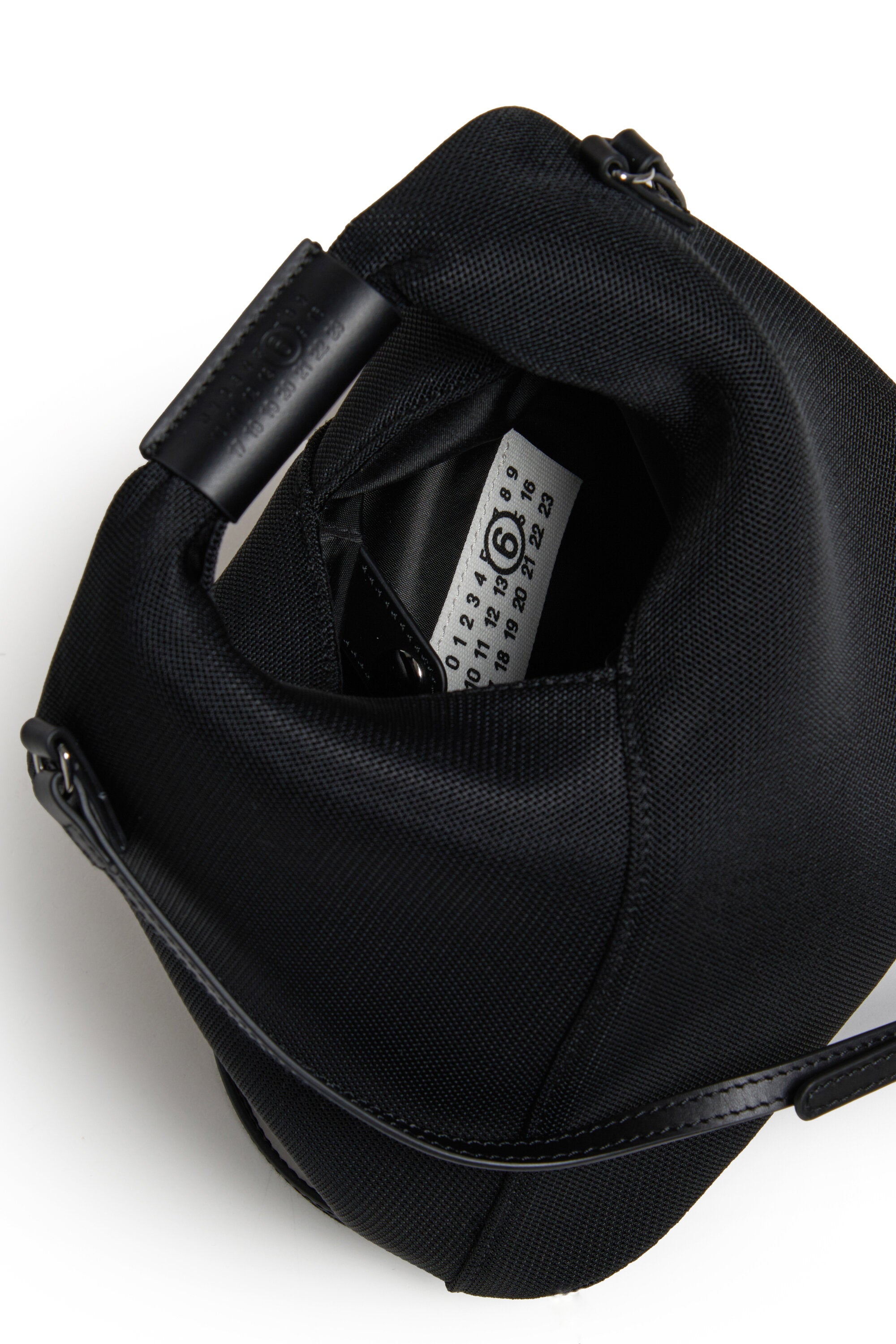 Bolso bandolera con logotipo