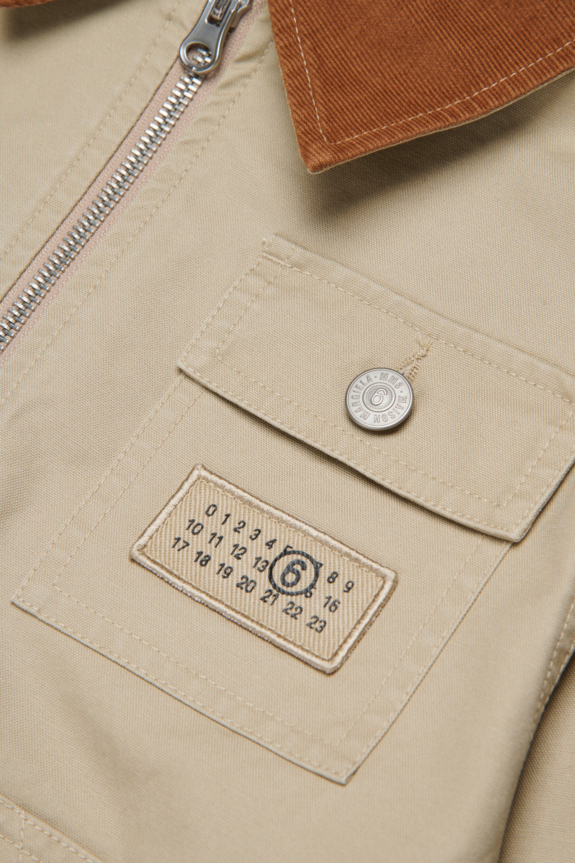 Workwear jacket with printed logo