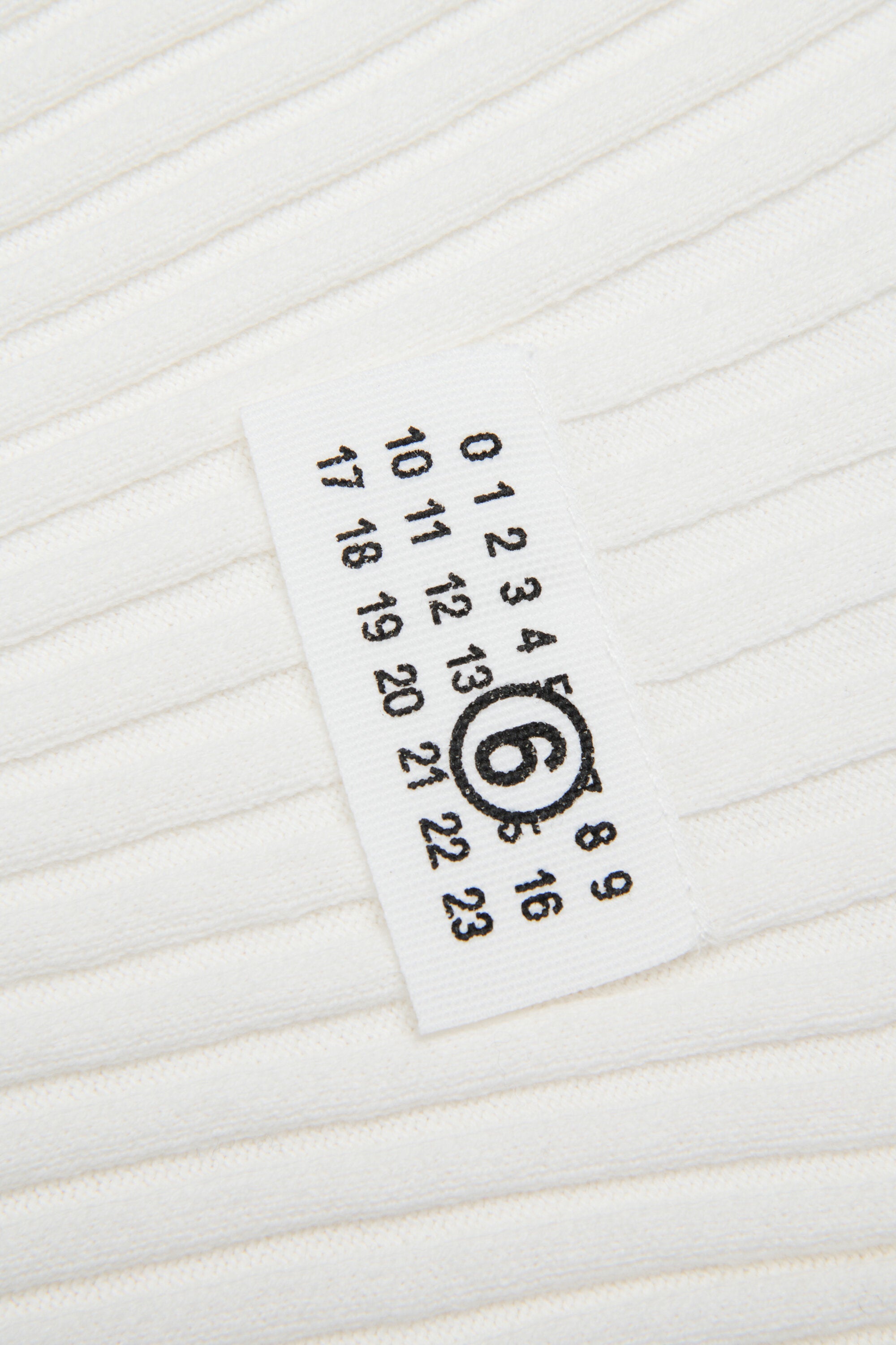 Ribbed knit top with numeric logo