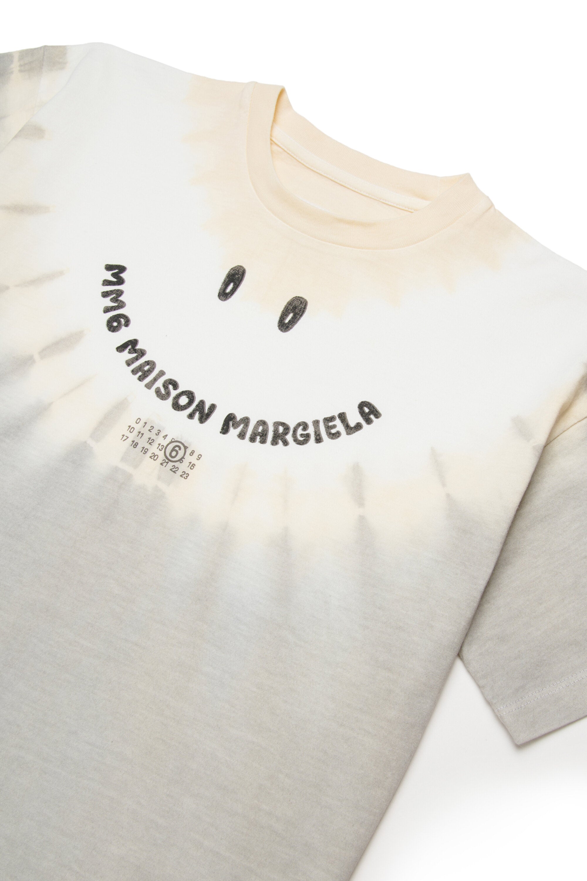 Camiseta con logo divertido