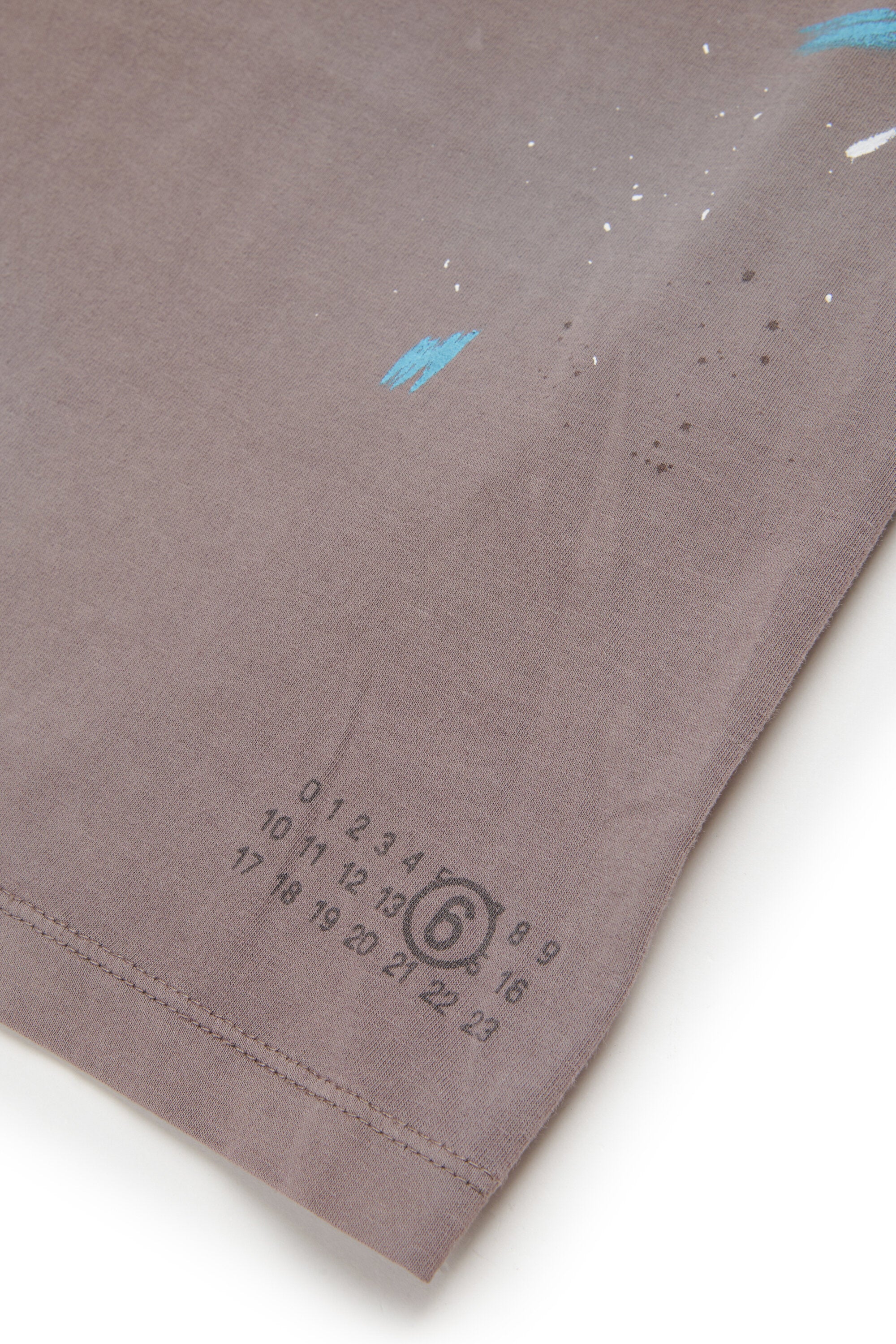 Camiseta de cuello redondo con logo