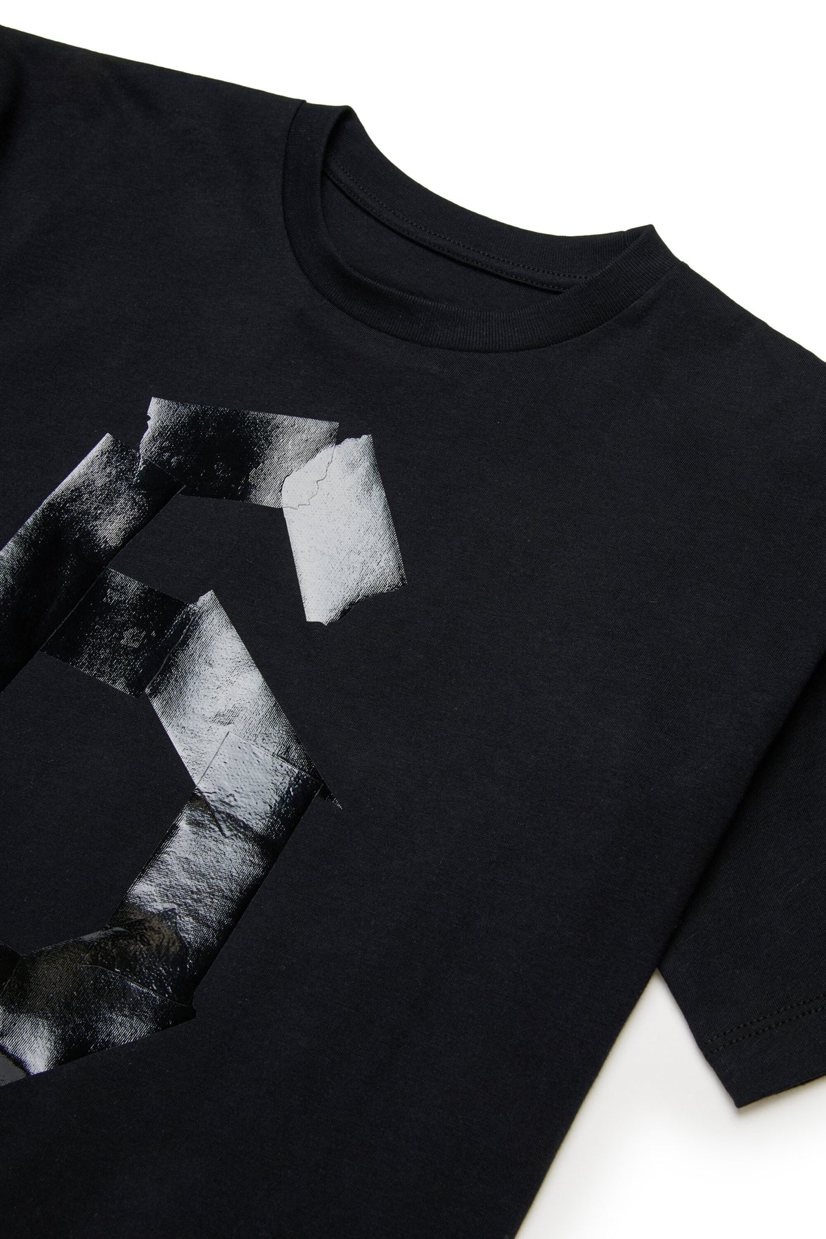 T-shirt with front print