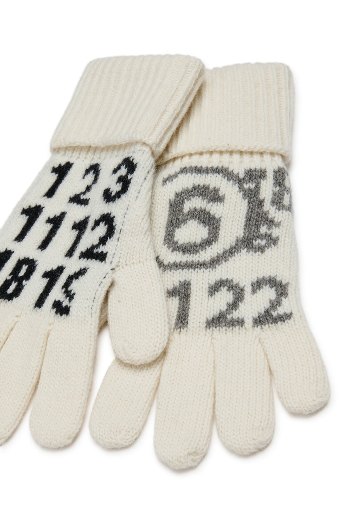 Guantes de punto con logo numérico