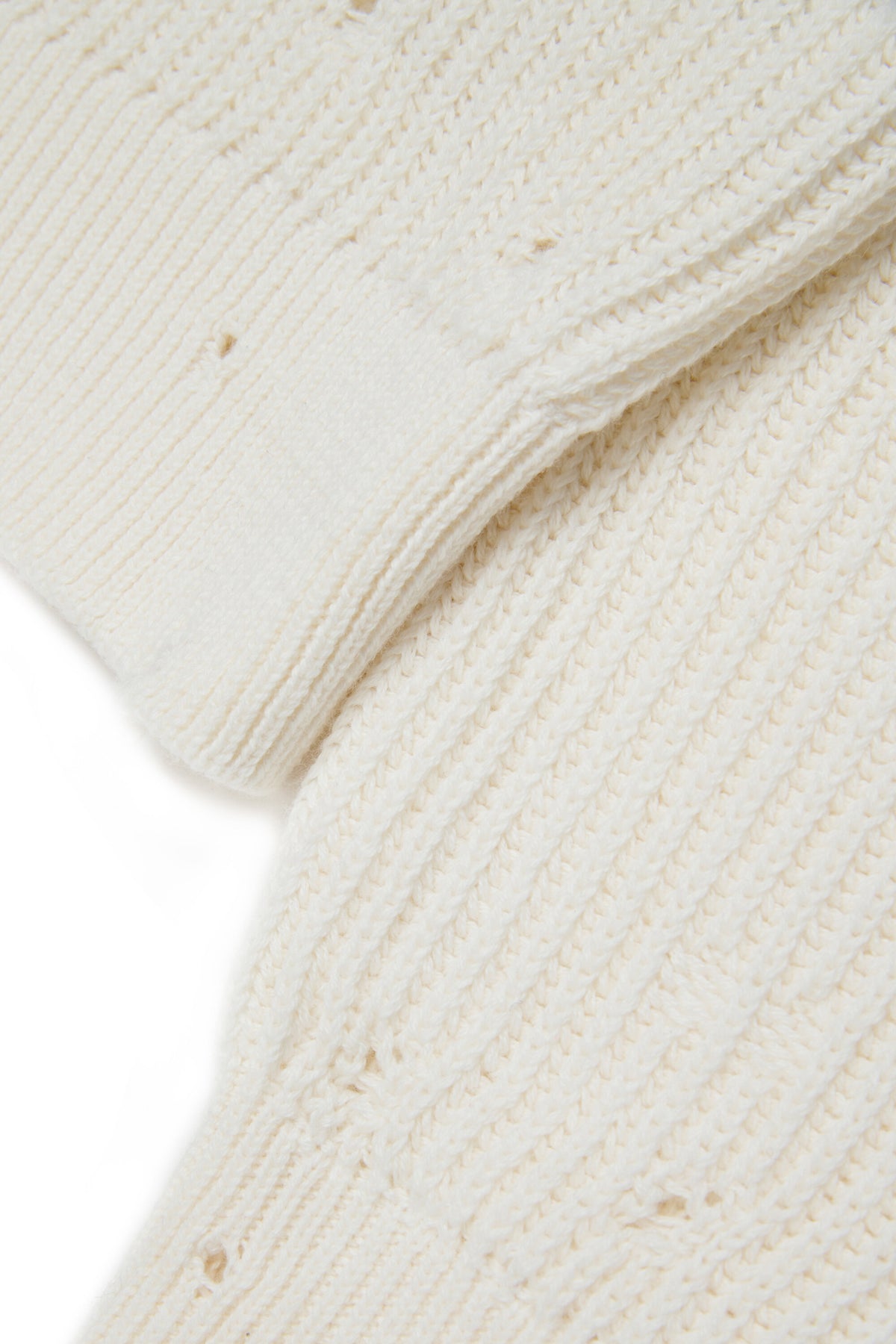Jersey de cuello en V con detalles desgastados