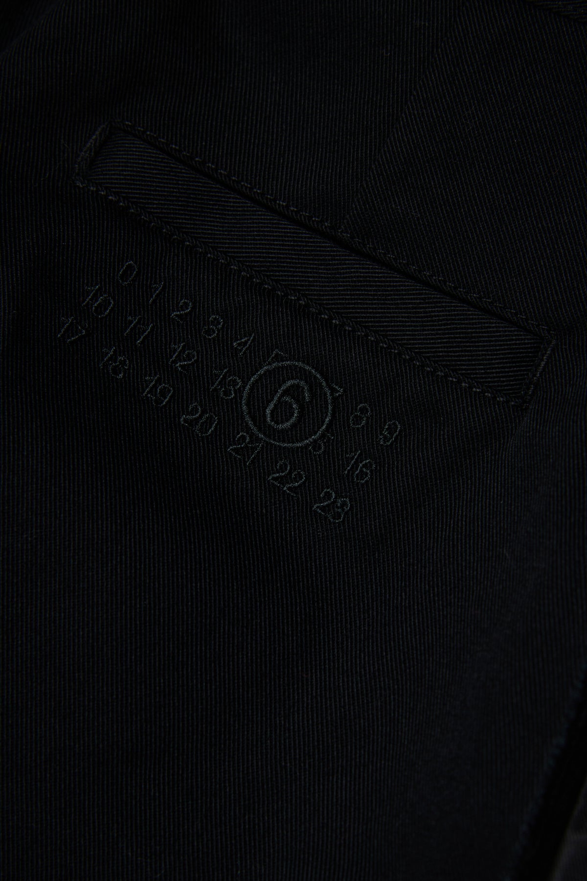 Pantalones formales de corte recto