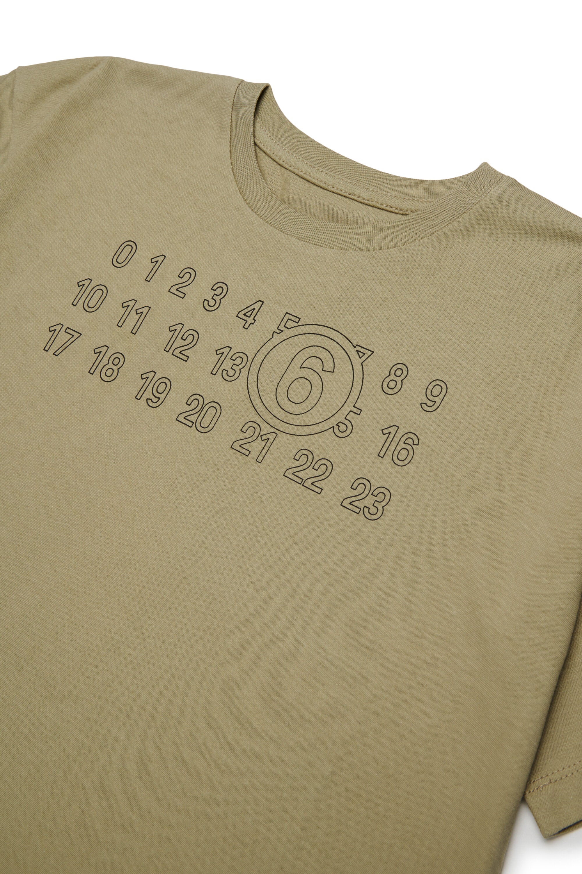 Camiseta con logo en el pecho