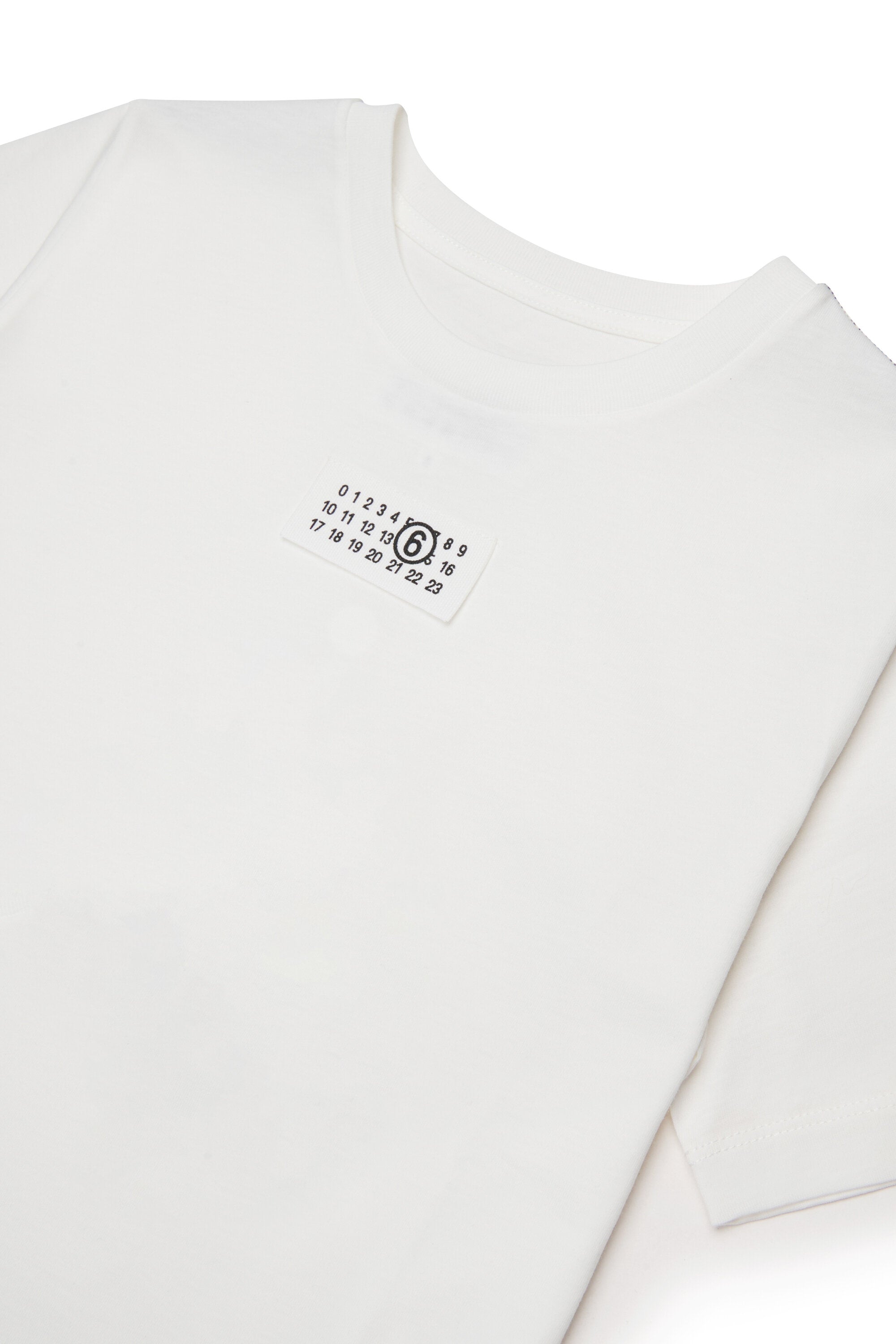 Camiseta de cuello redondo con logo