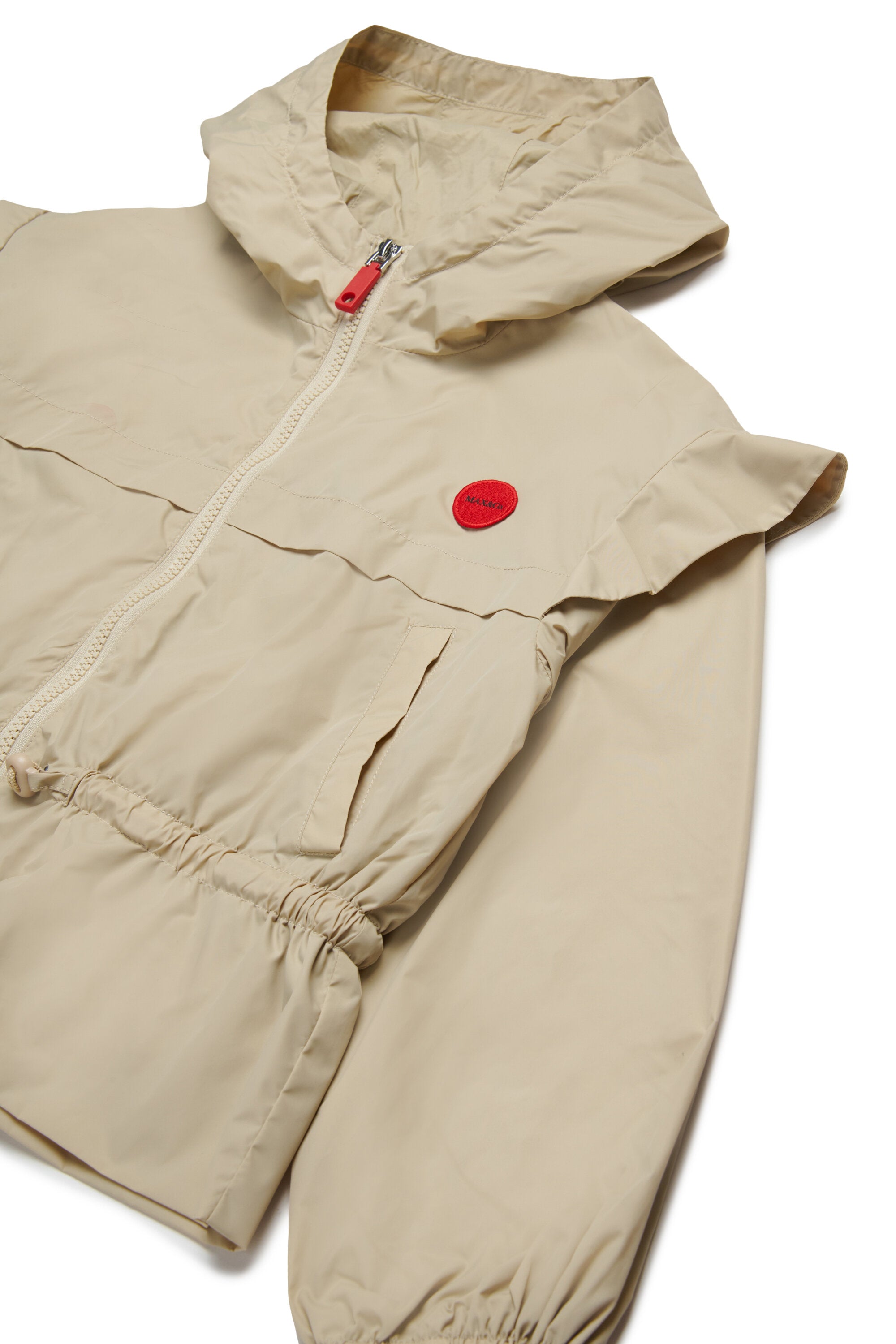 Chaqueta cortavientos con volantes