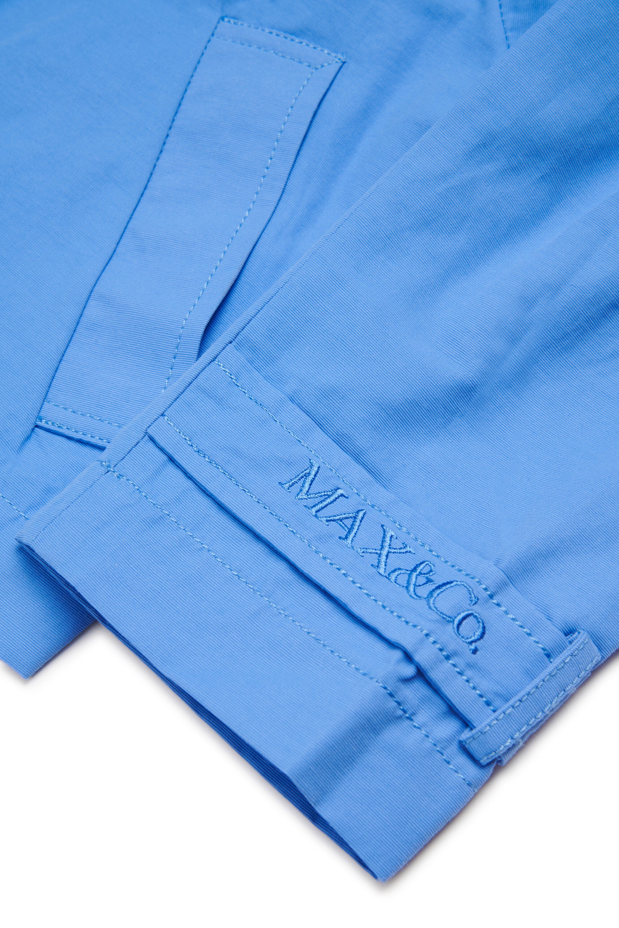 Americana cruzada con logo