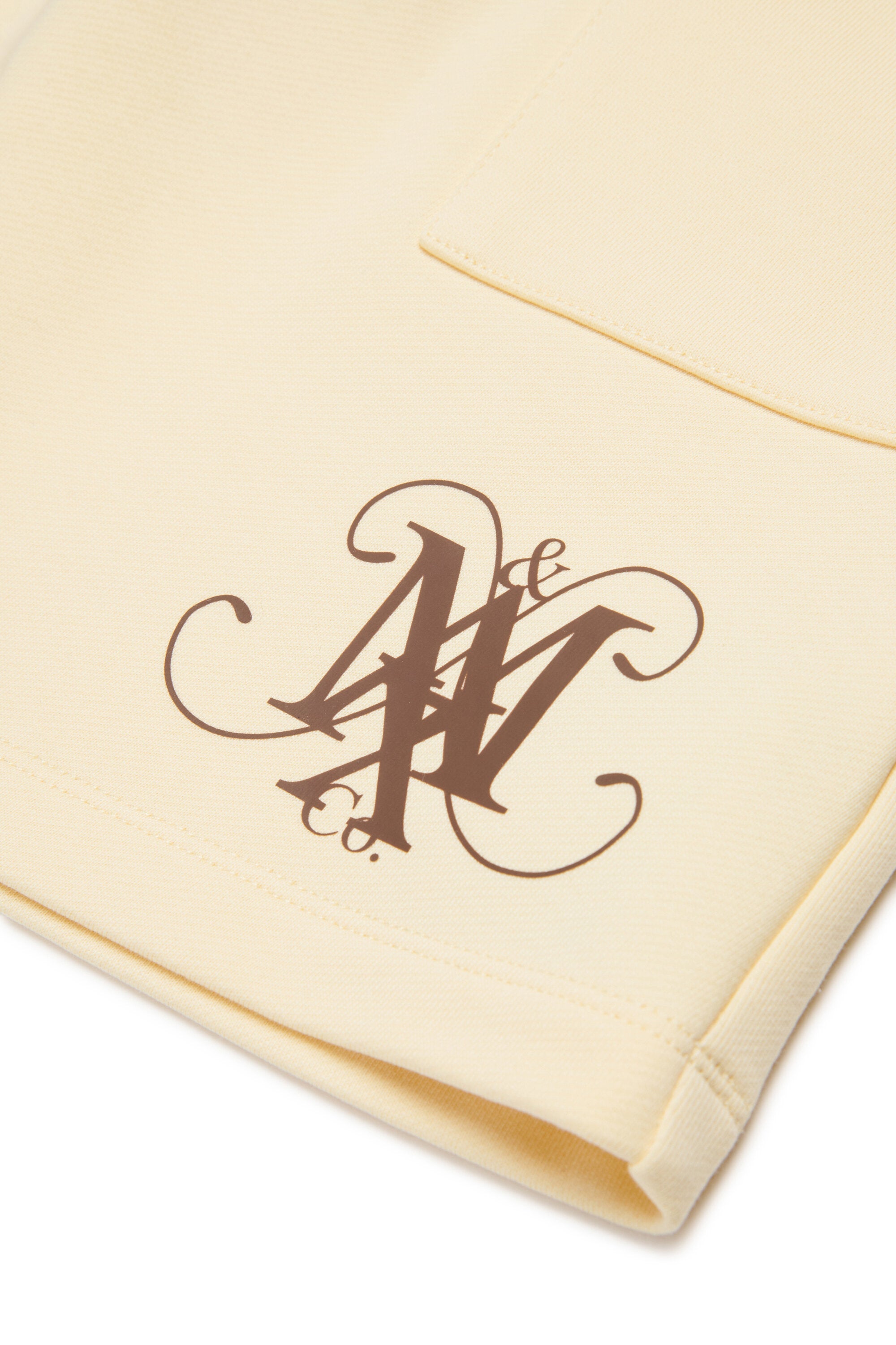 Falda con logo