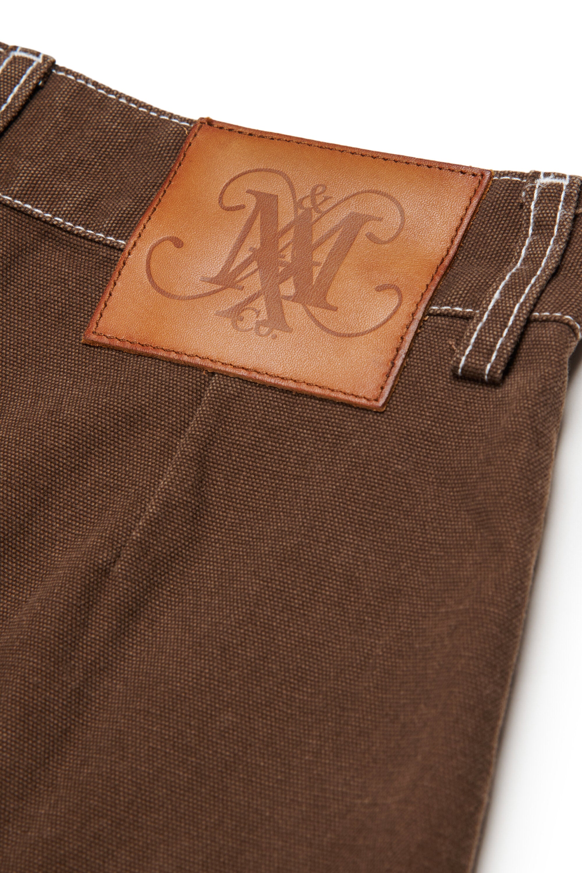 Falda corta con logo