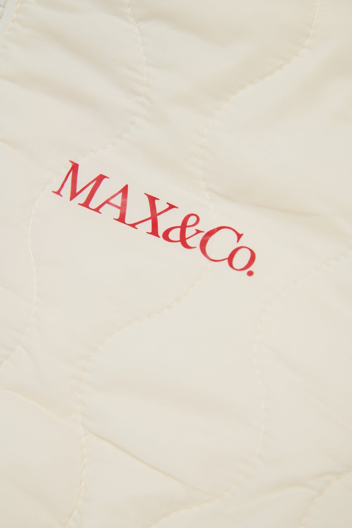 Padded jacket with printed logo