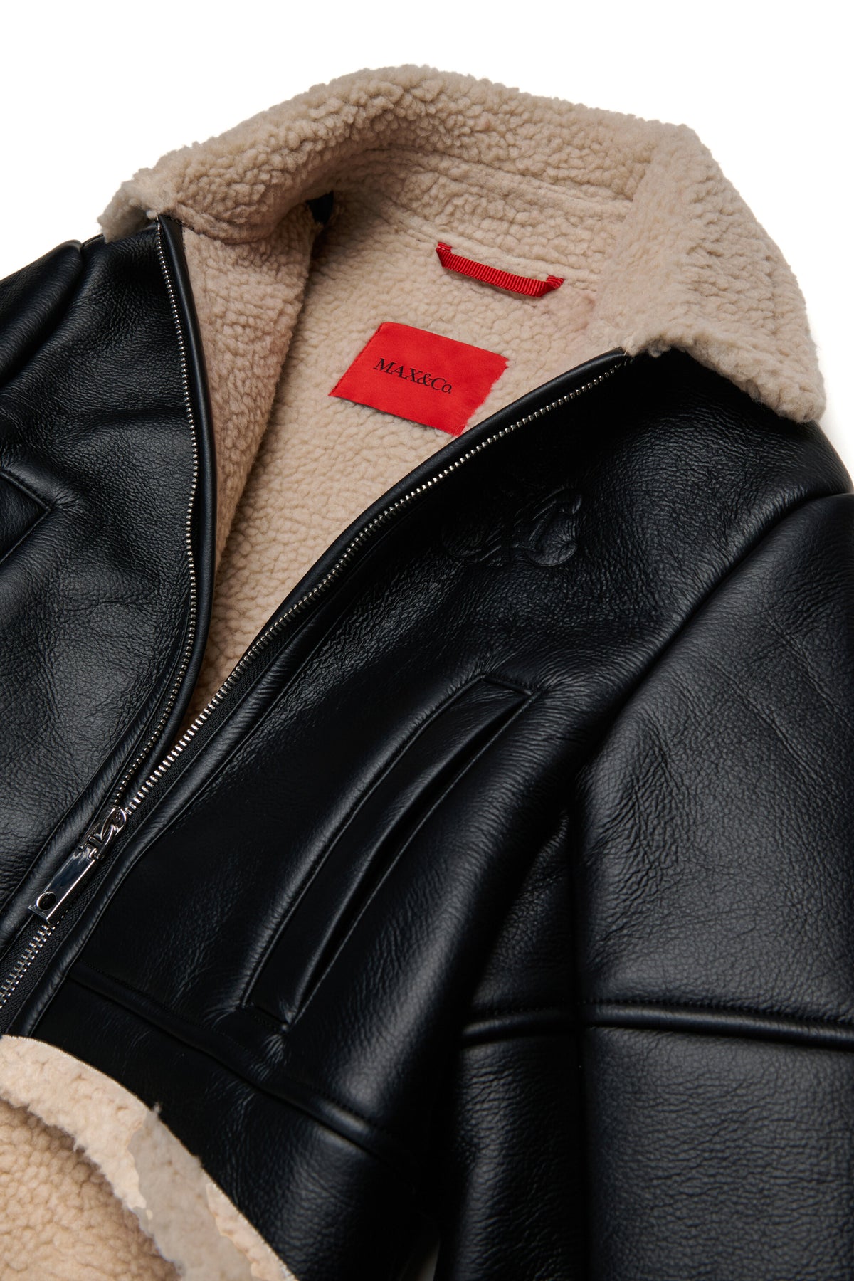 Chaqueta shearling con logo