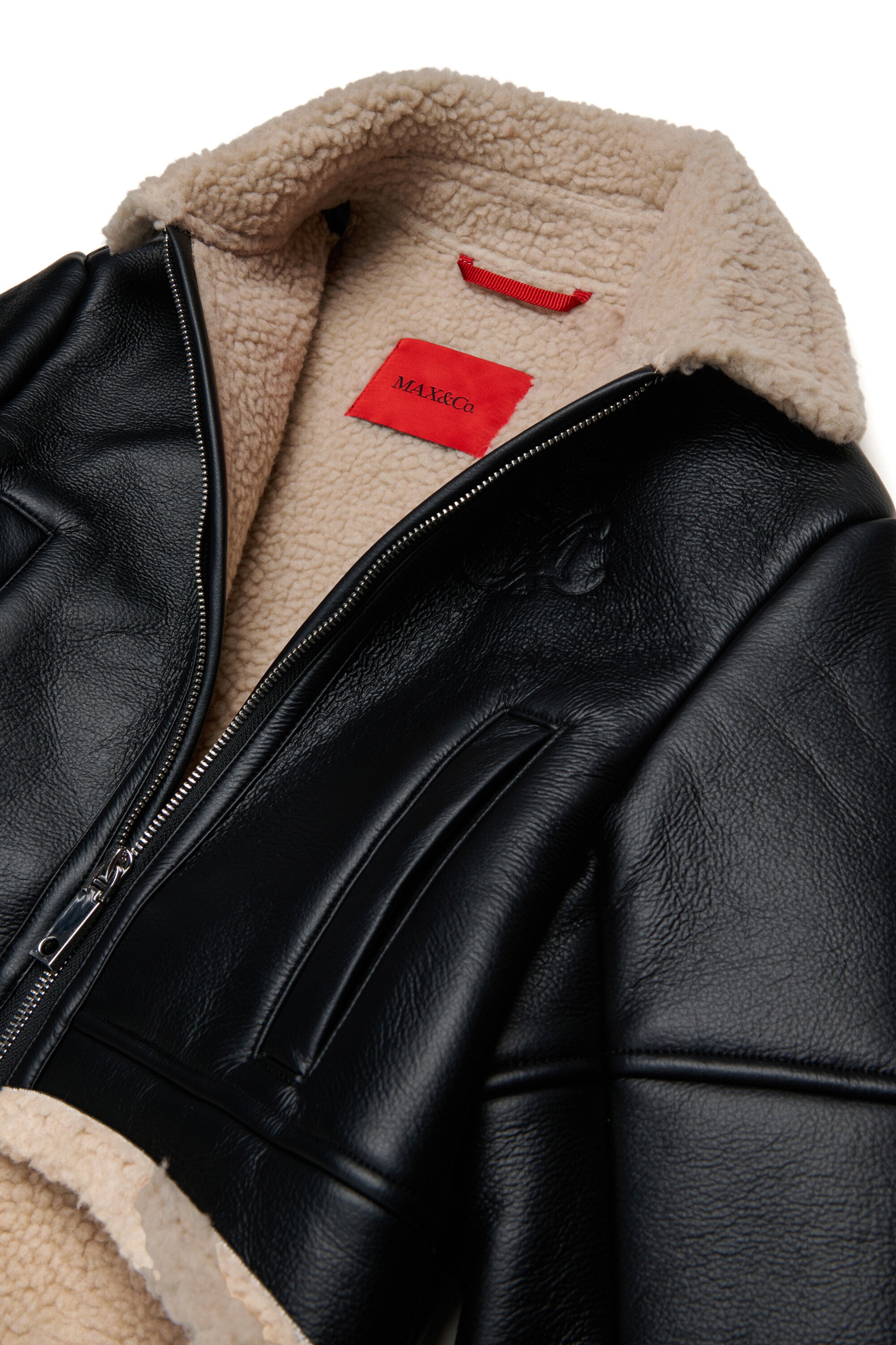 Chaqueta shearling con logo