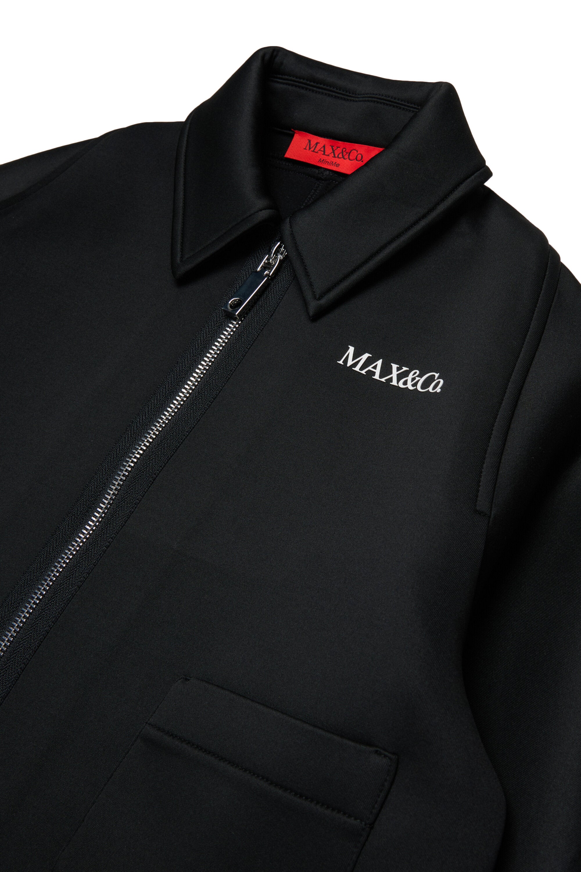 Chaqueta corta con logo estampado
