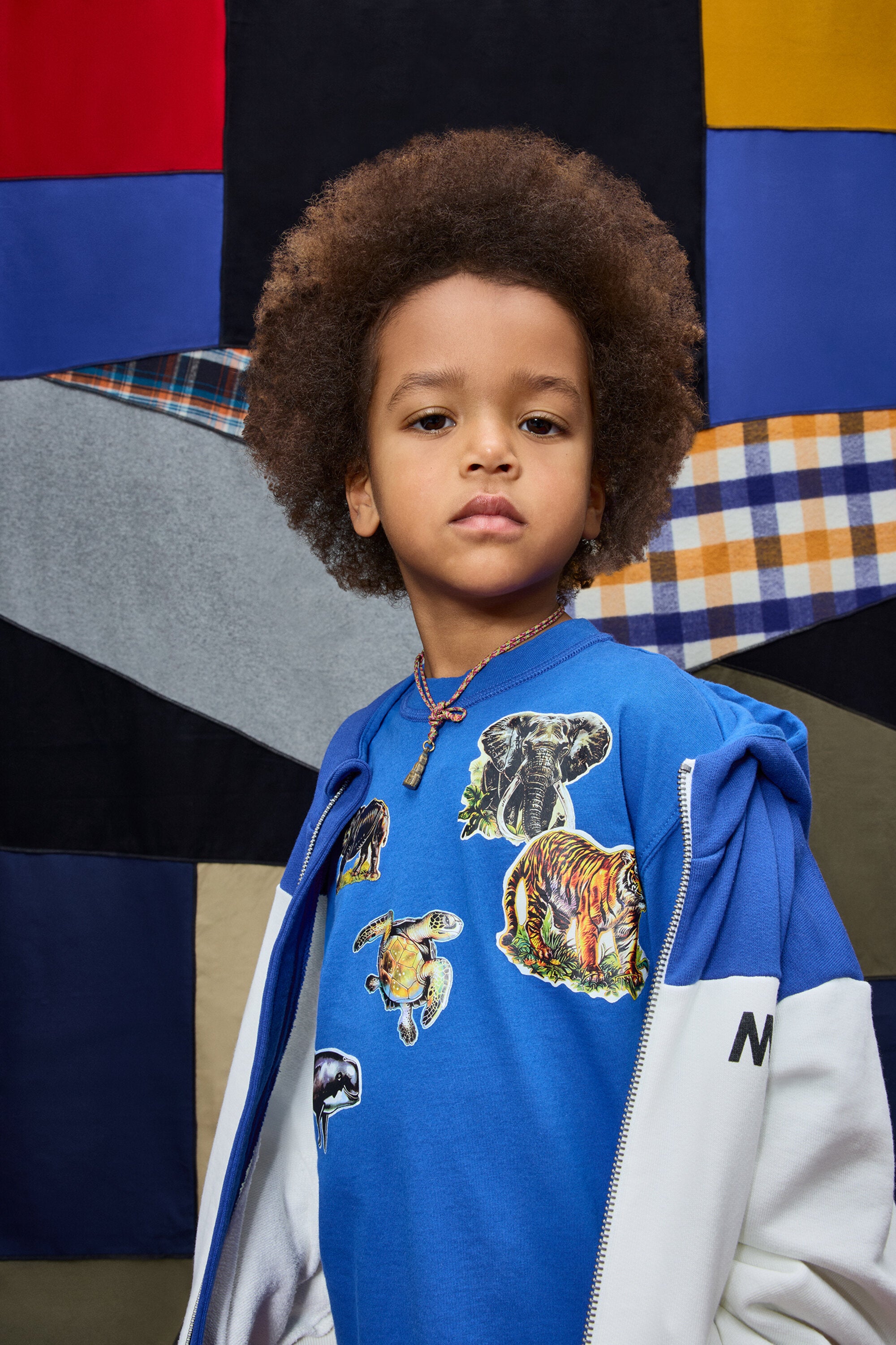 Camiseta de manga corta con sticker gráfico de animales en peligro