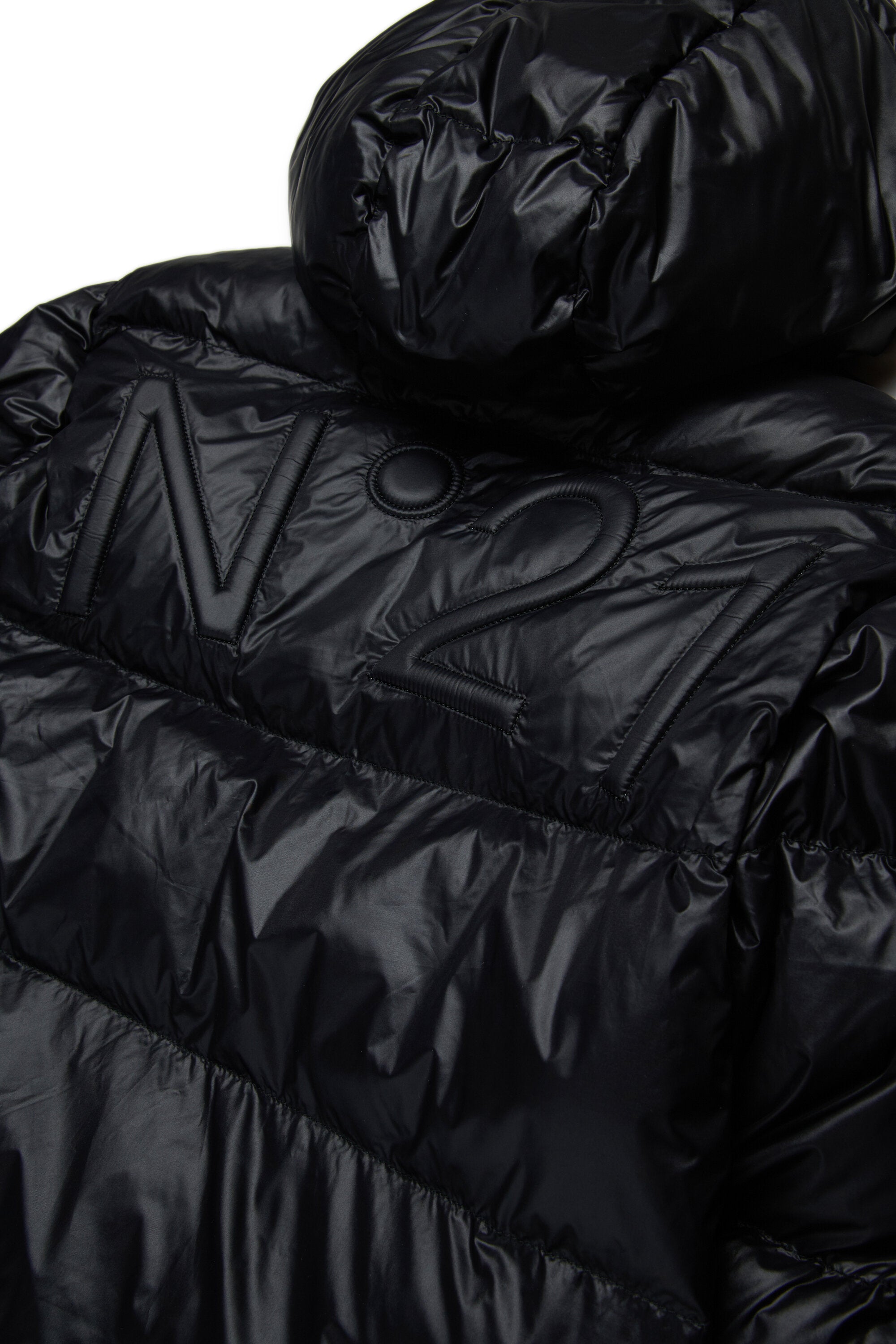 Chaqueta corta acolchada con dobladillo asimétrico