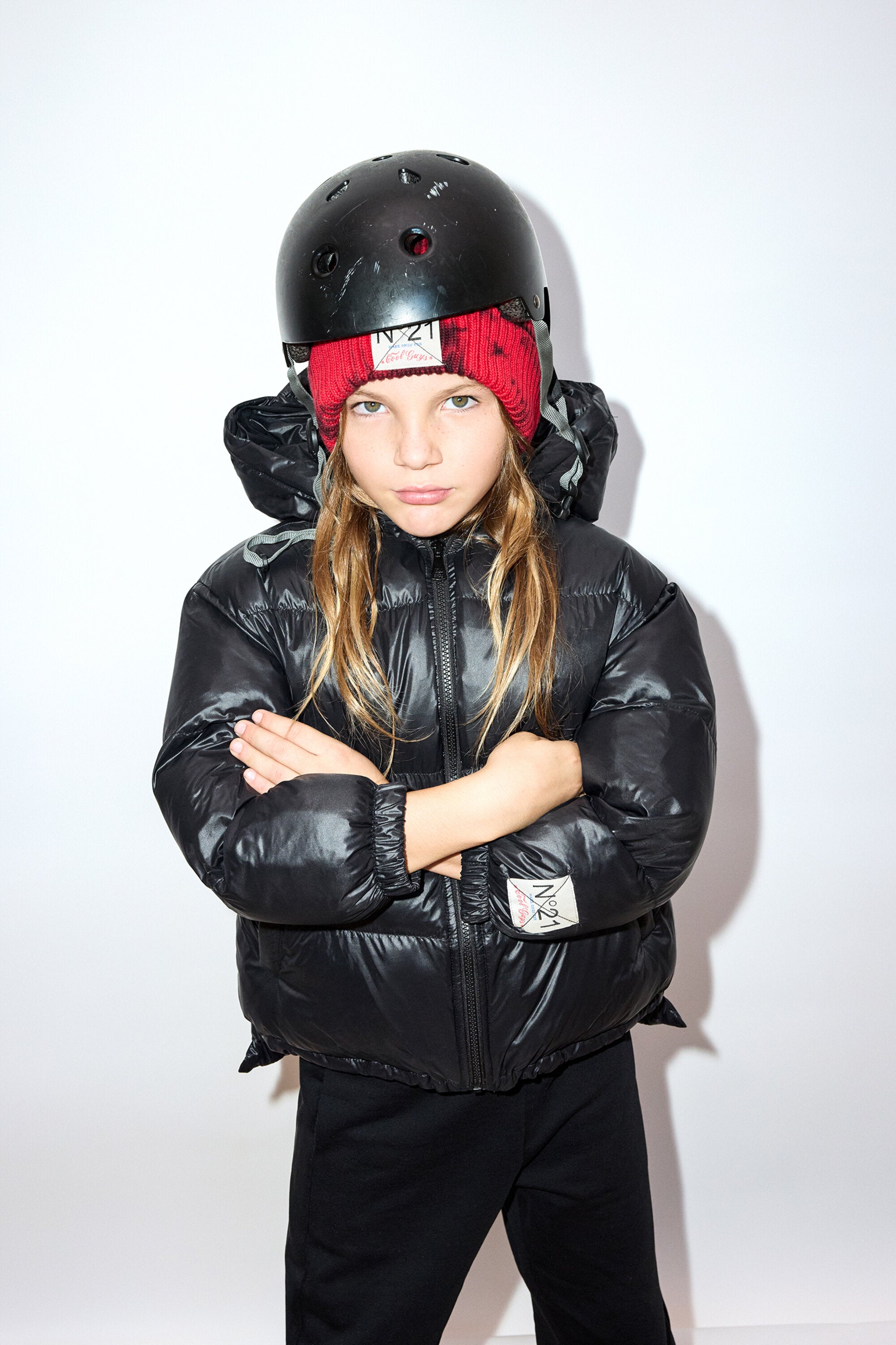 Chaqueta corta acolchada con dobladillo asimétrico