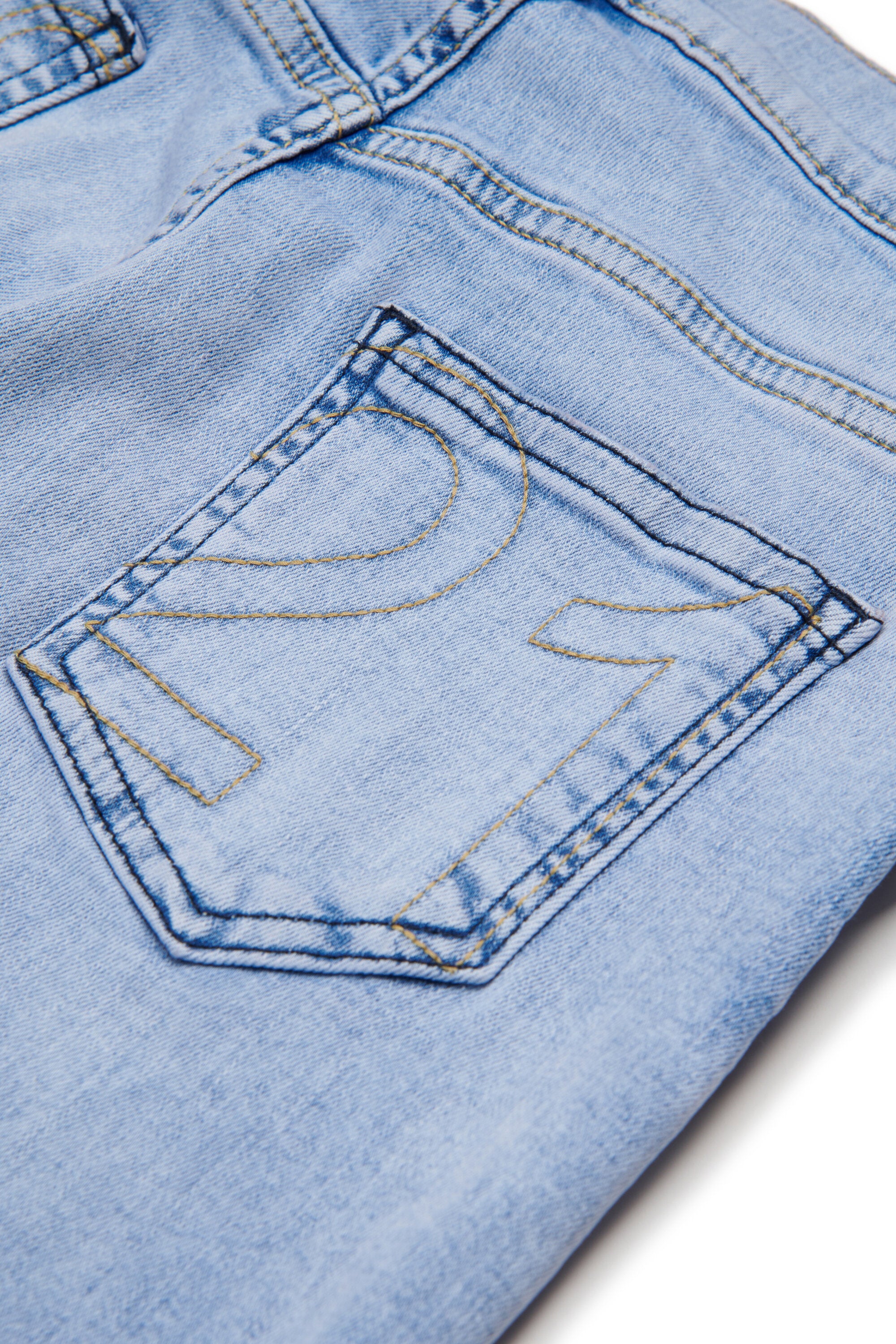 Relaxed light wash jeans