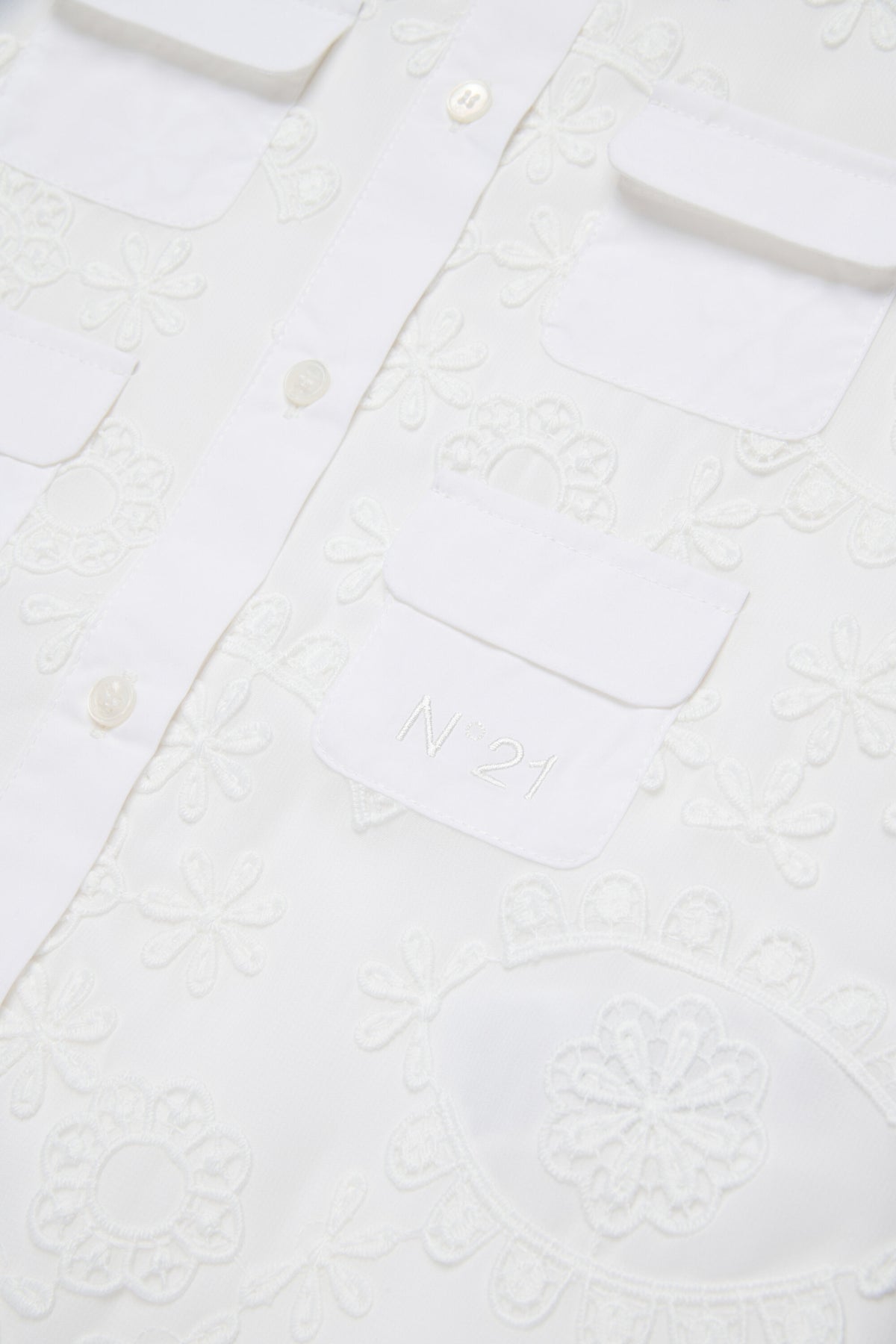 Embroidered short-sleeve shirt