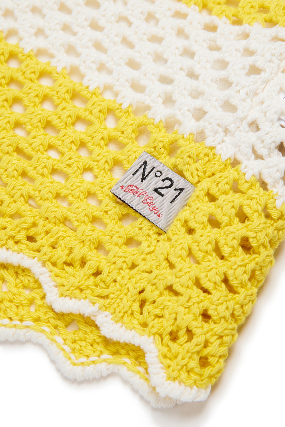 Crew-neck mesh-knit pullover